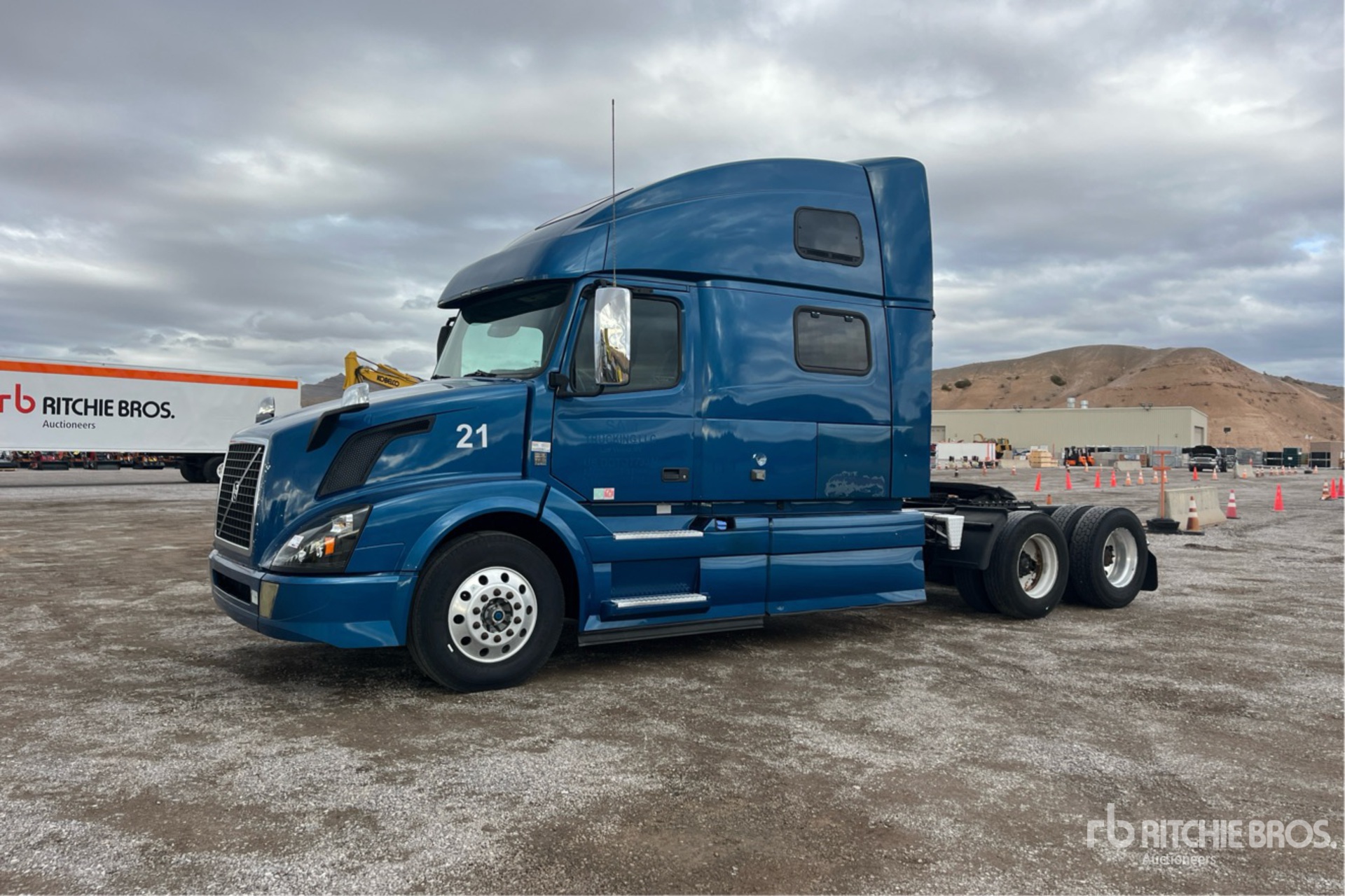 General Appearance with Picture, Left Front Corner