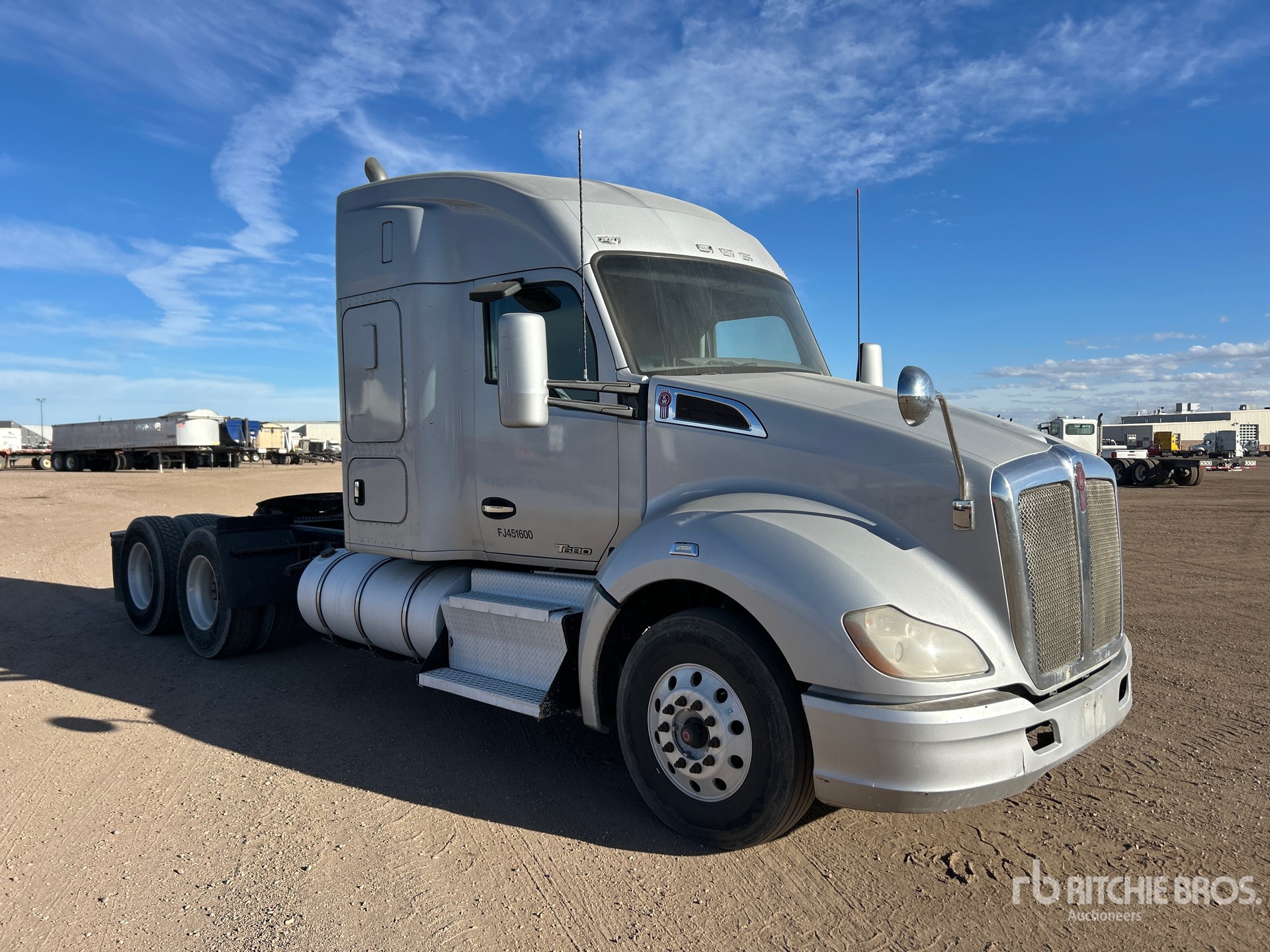 Aspect général with Image, coin avant droit