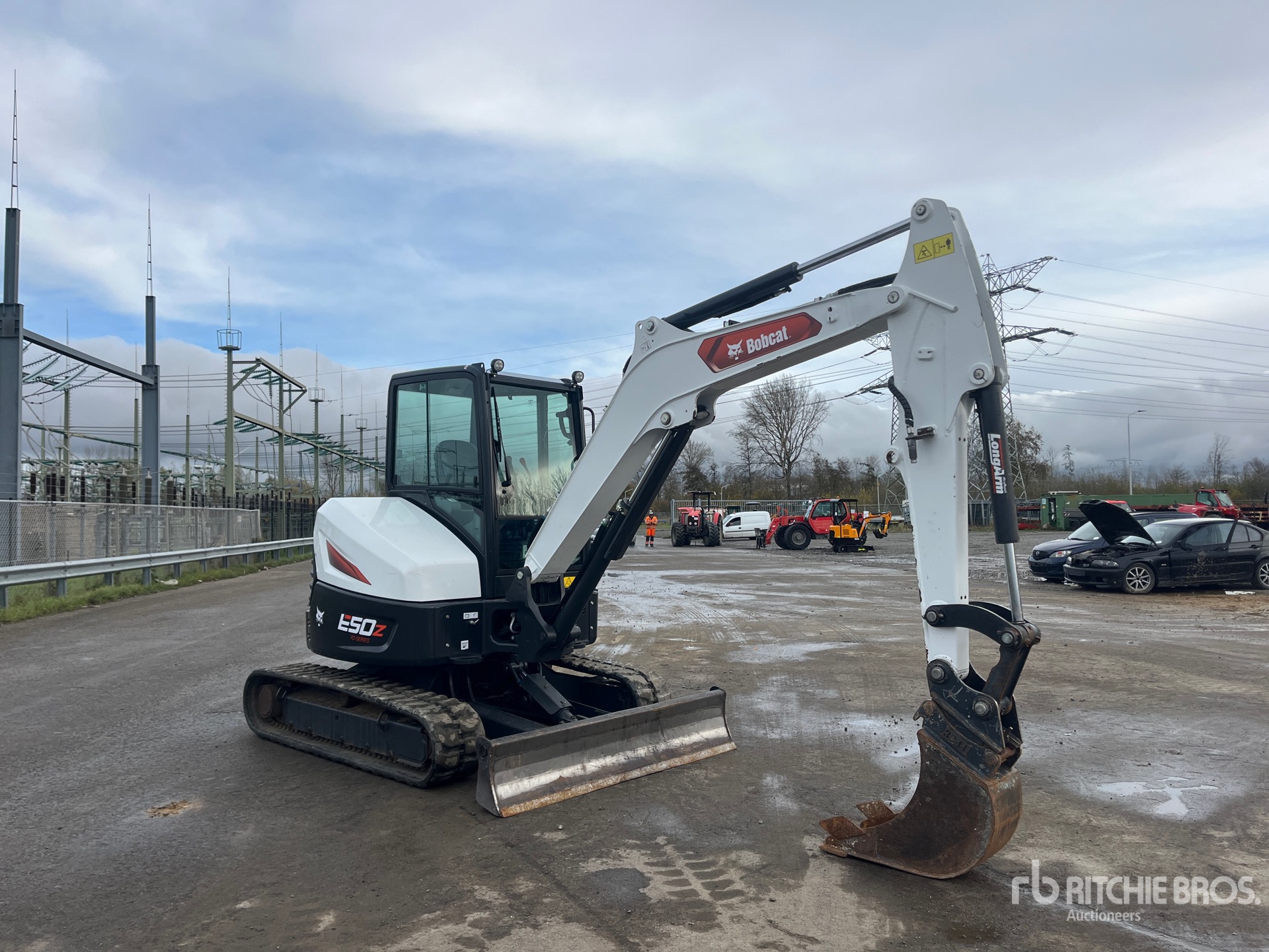 General Appearance with Picture, Right Front Corner