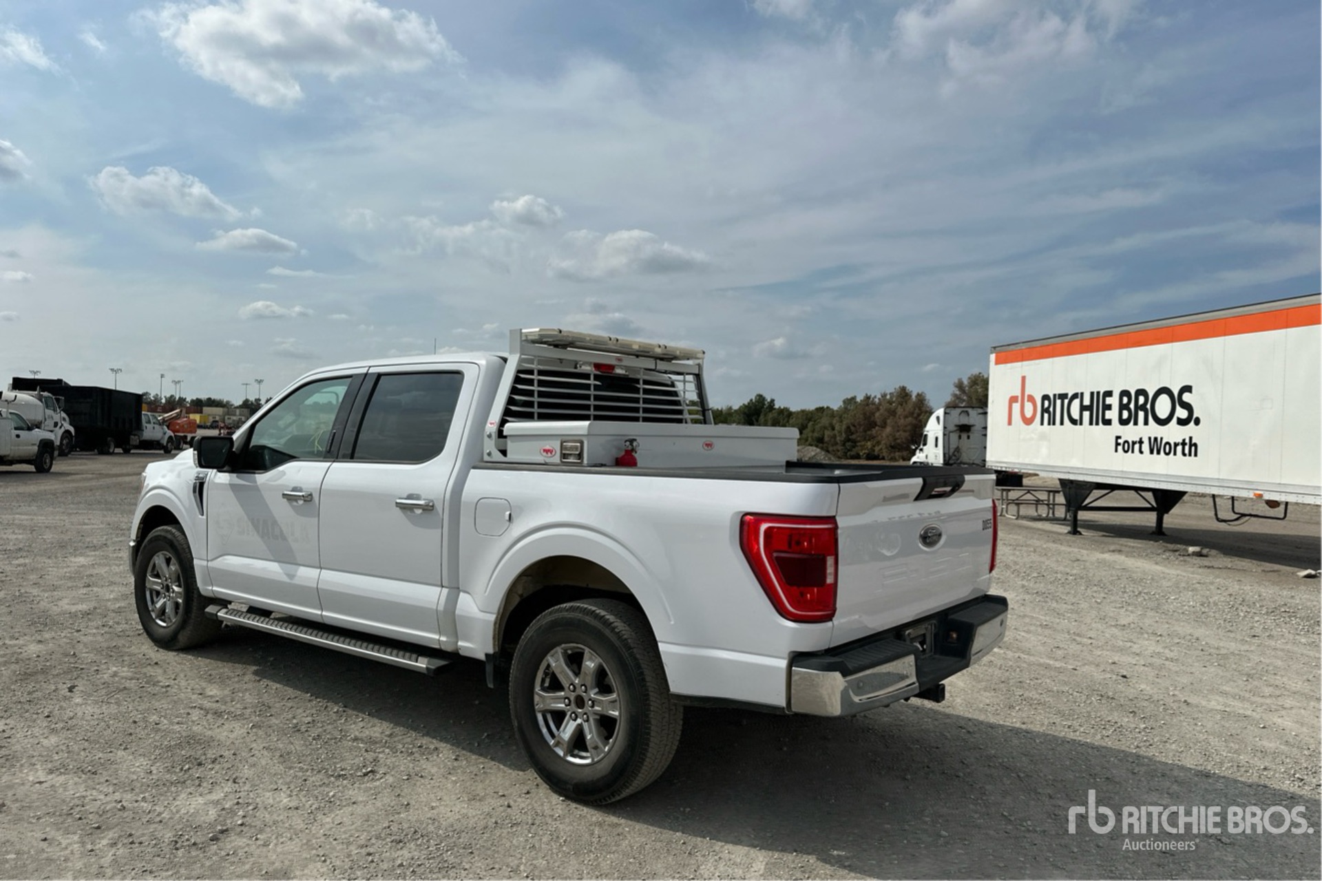 General Appearance with Picture, Left Rear Corner