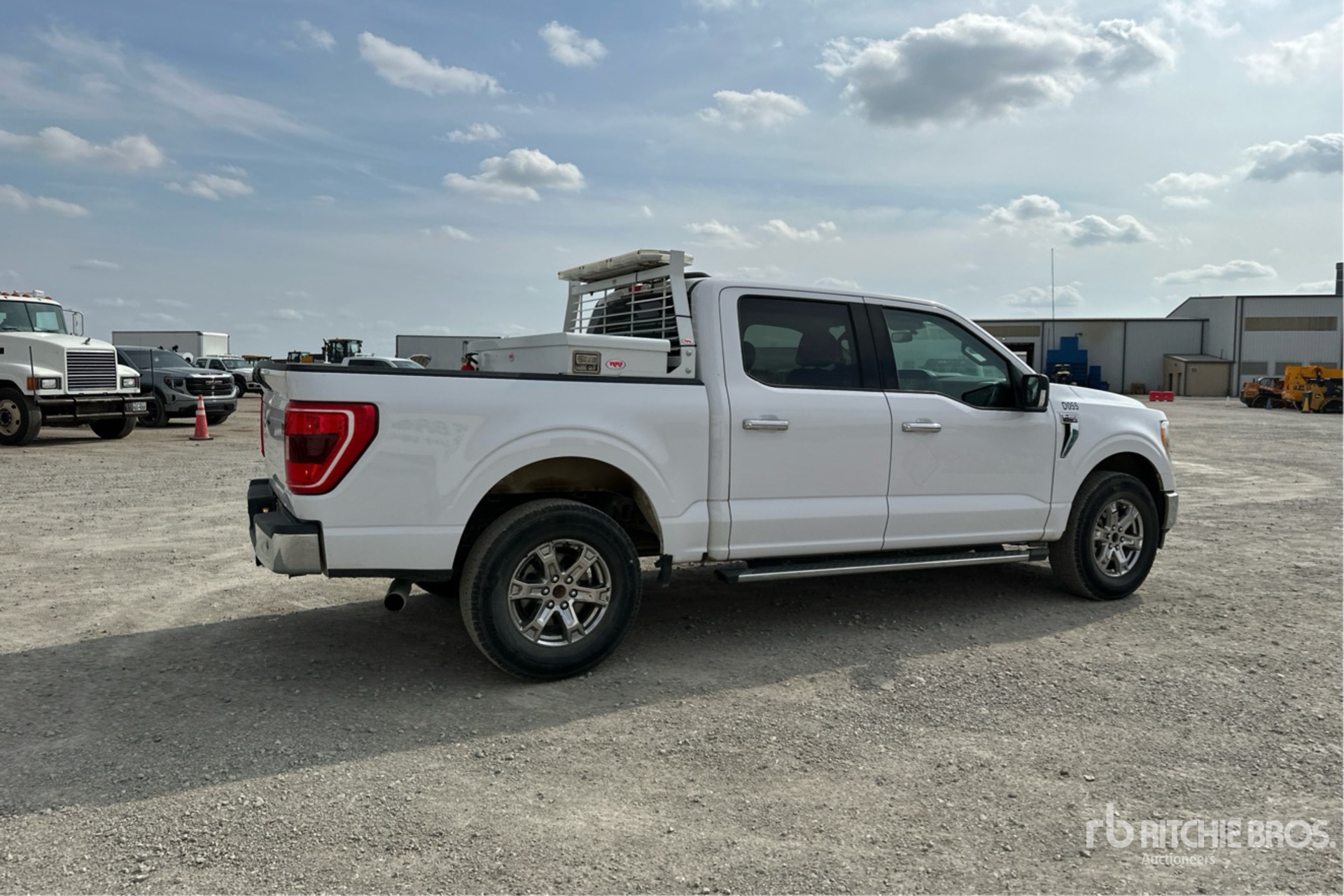 General Appearance with Picture, Right Rear Corner