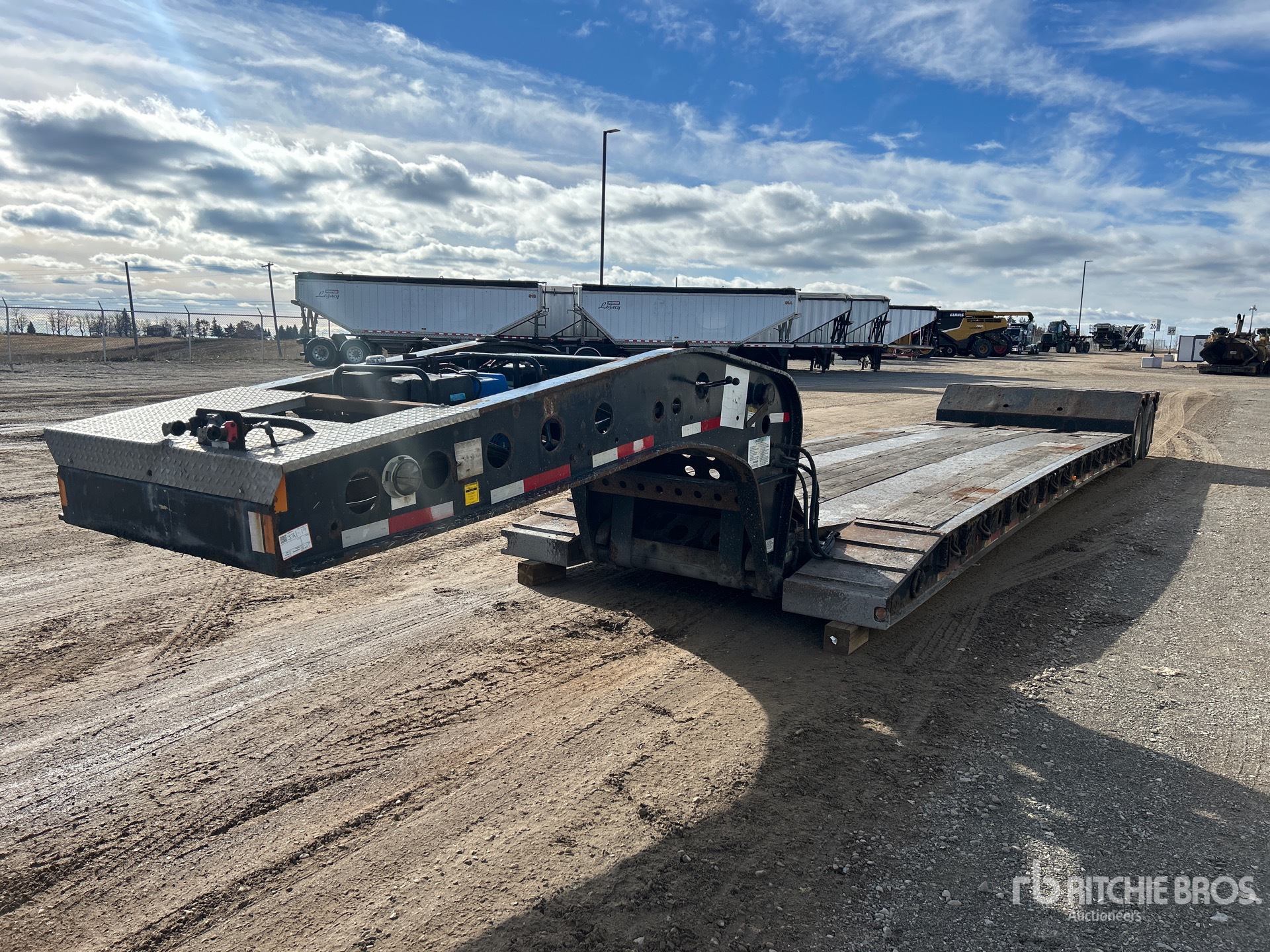 General Appearance with Bild, Ecke vorne links