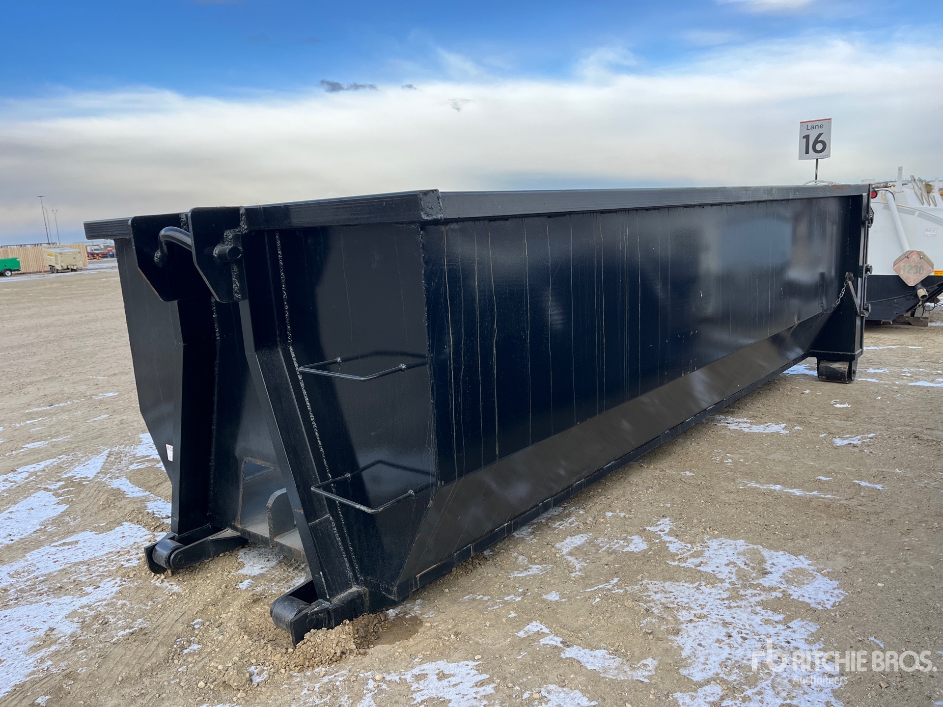 General Appearance with Foto, angolo anteriore sinistro