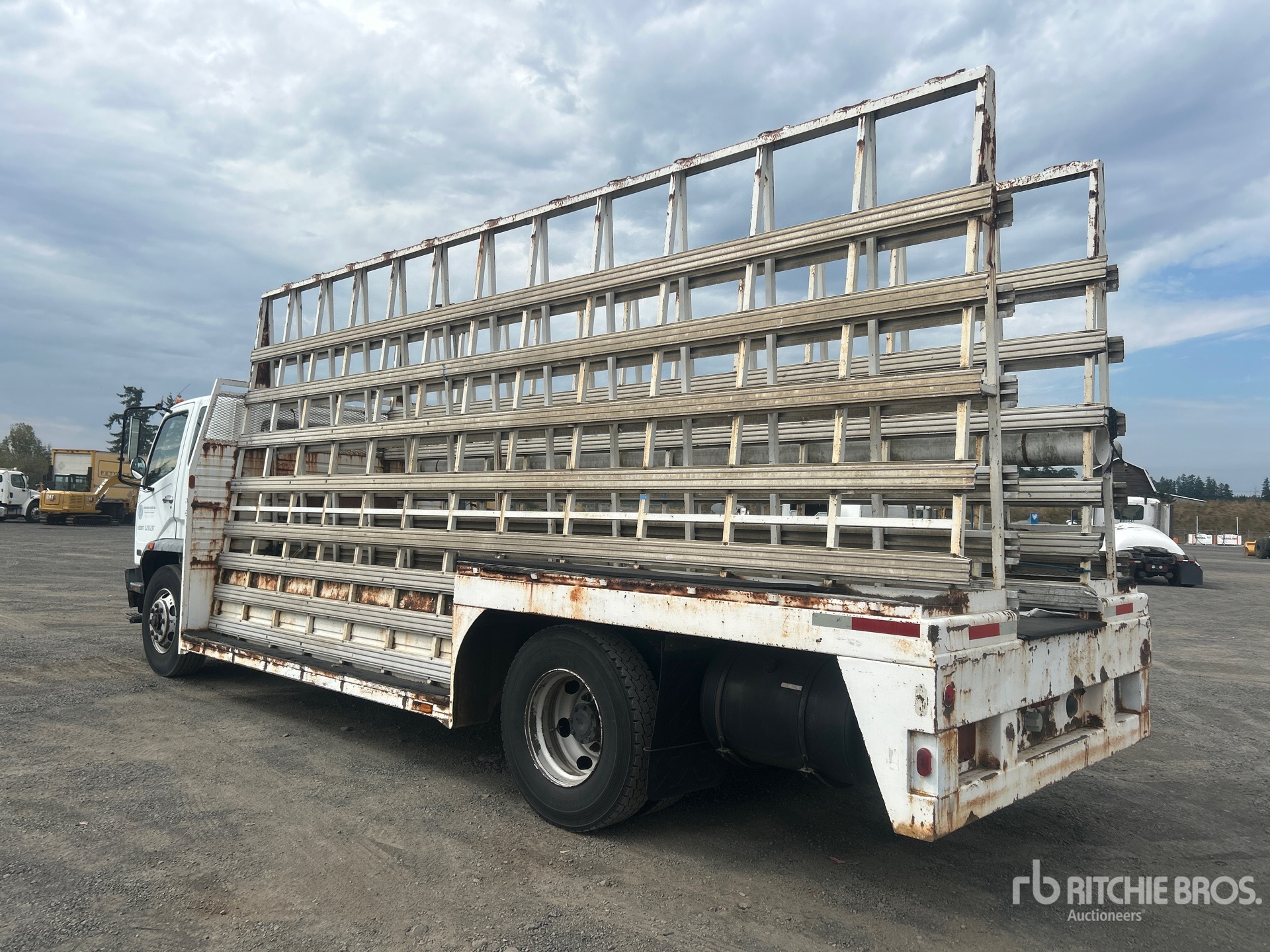 General Appearance with Foto, angolo posteriore sinistro