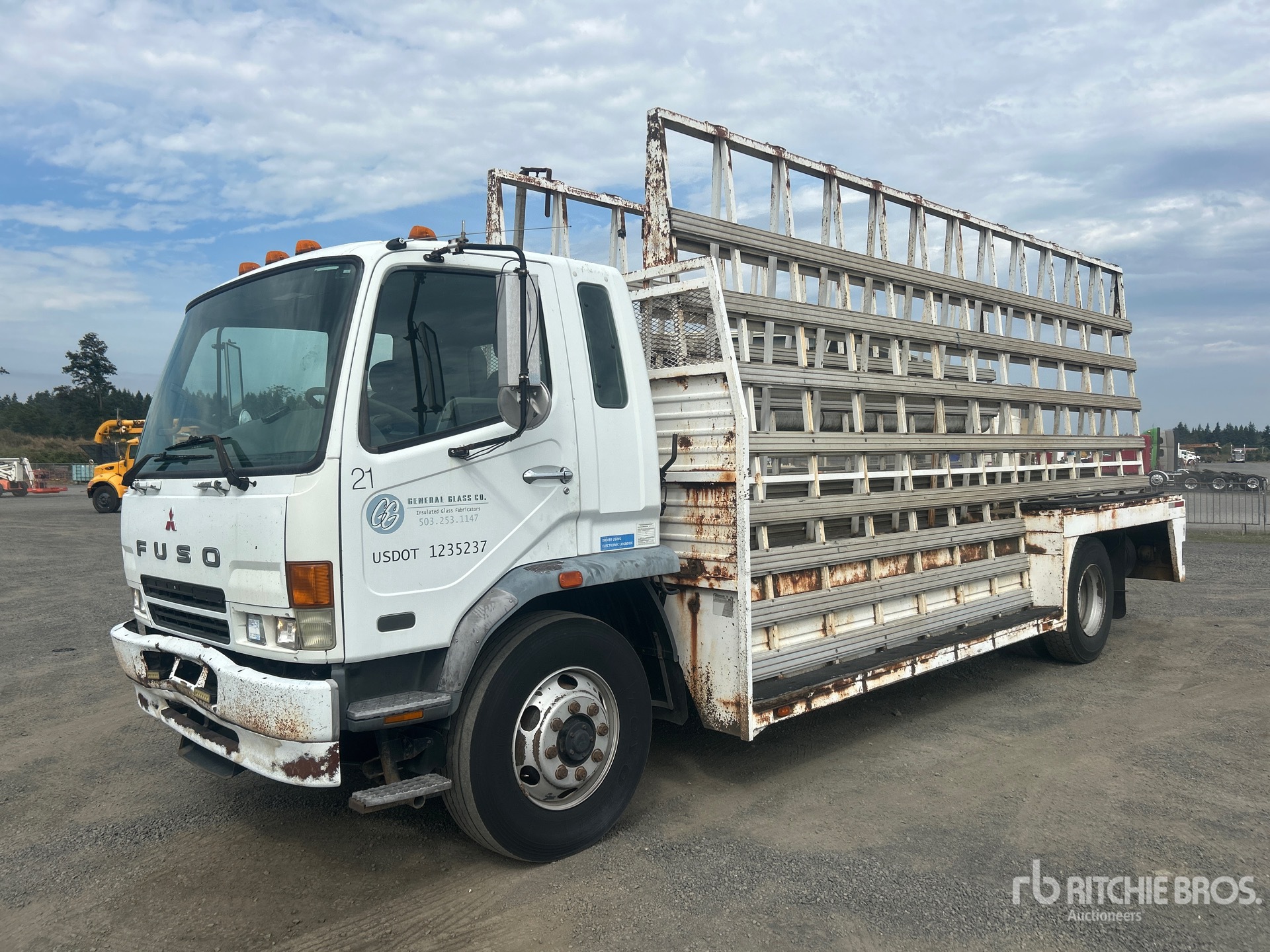 General Appearance with Foto, angolo anteriore sinistro