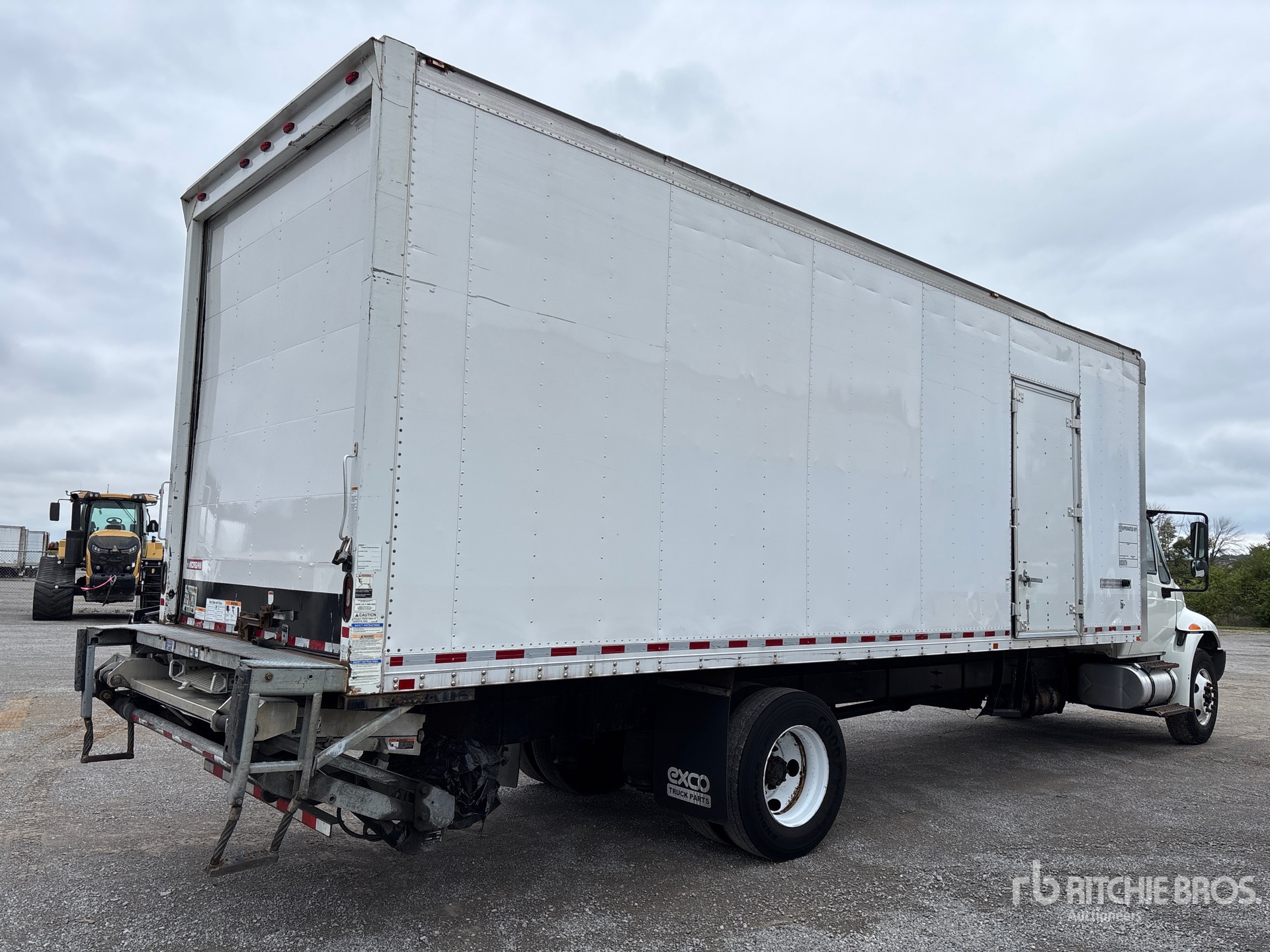 Aspect général with Image, coin arrière droit