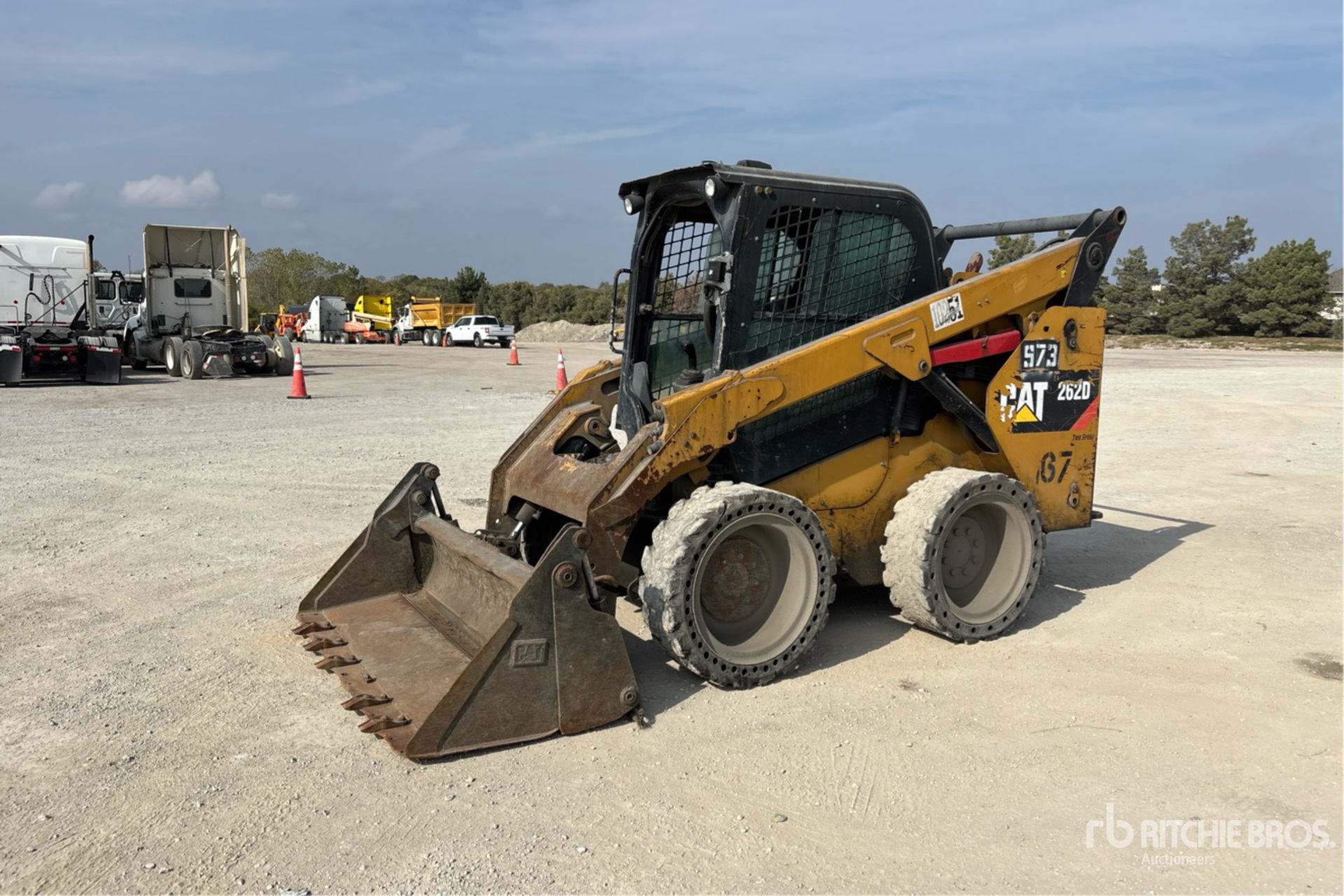 General Appearance with Picture, Left Front Corner