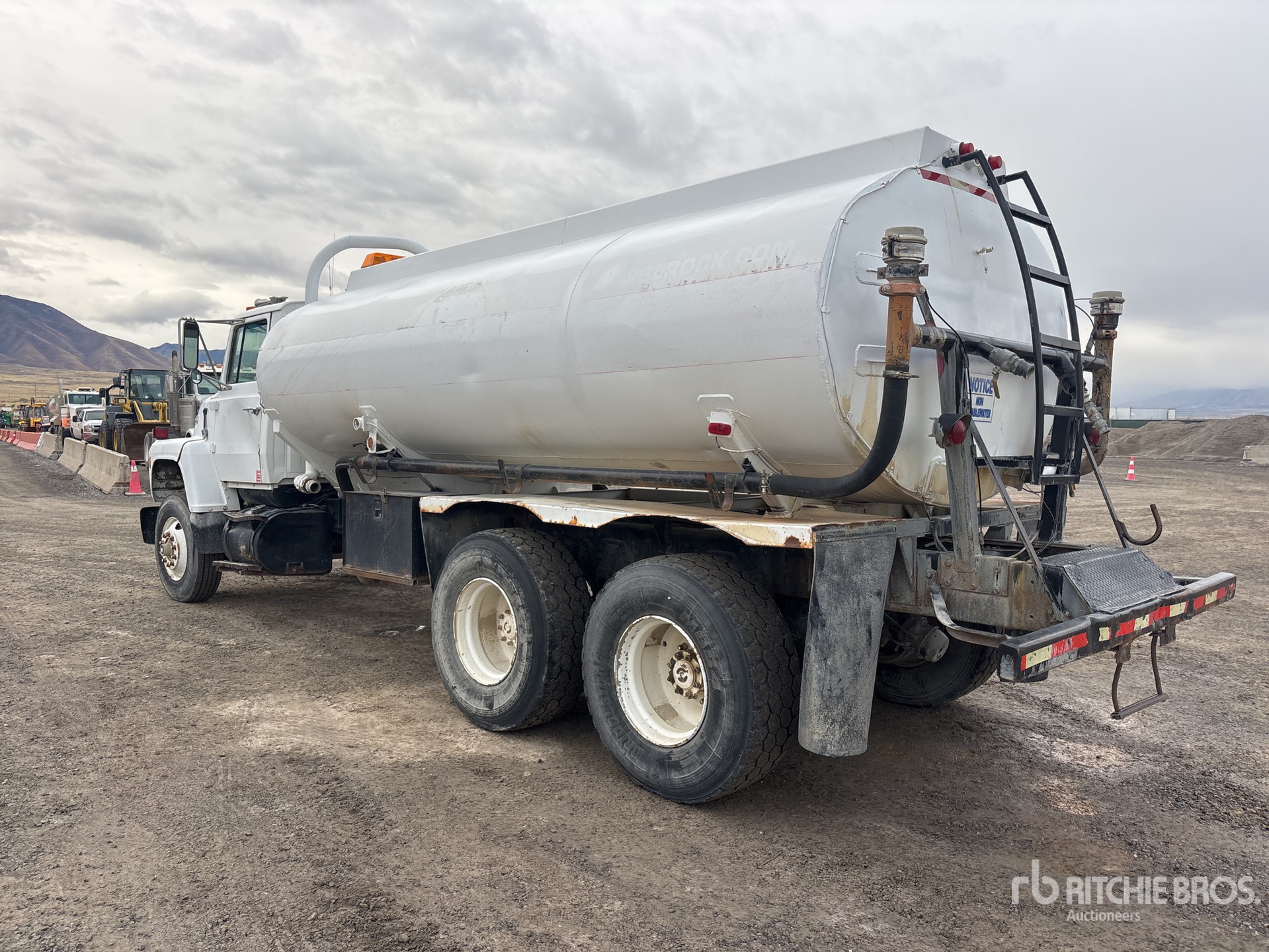 General Appearance with Picture, Left Rear Corner