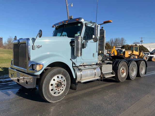 2008 International 9900i 8x4 Heavy Haul Tri/A Day Cab Truck Tractor