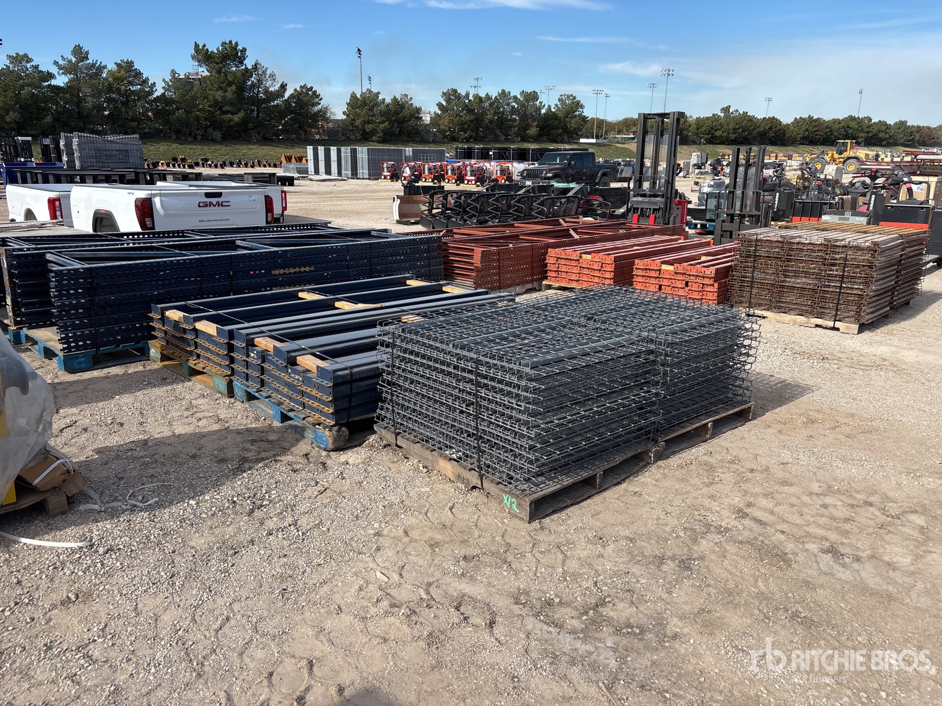 General Appearance with Bild, Ecke vorne rechts