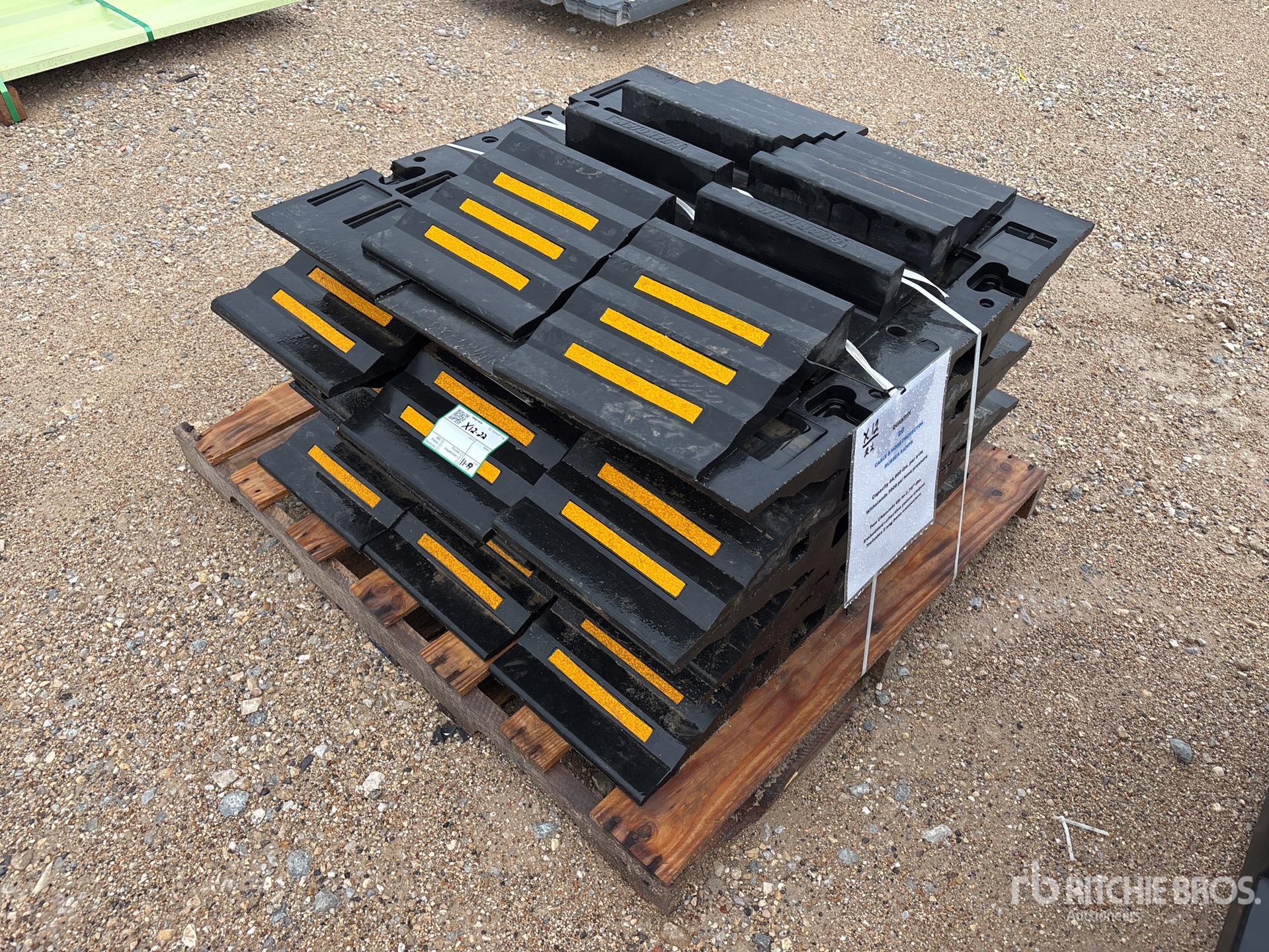 General Appearance with Bild, Ecke vorne rechts