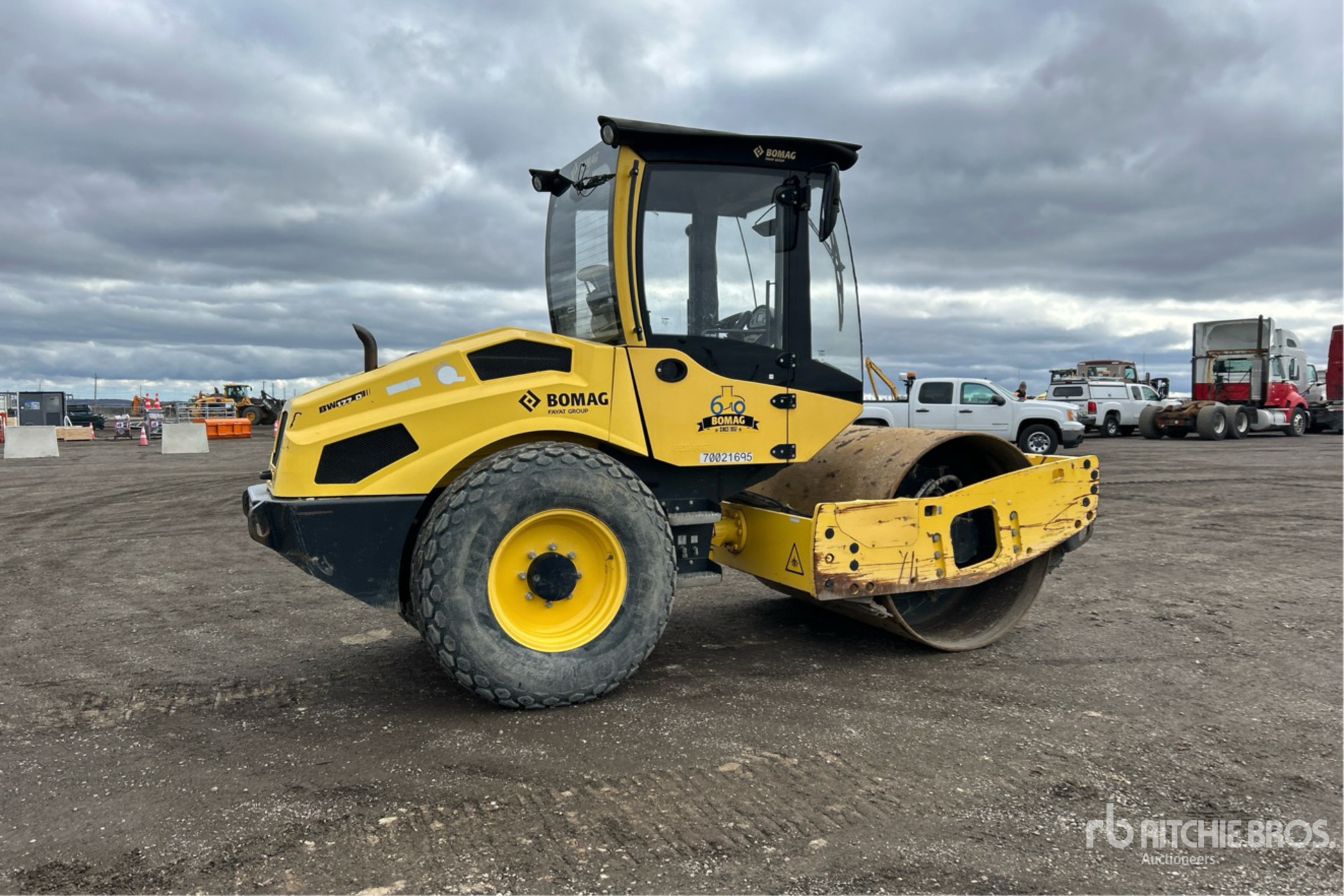 General Appearance with Imagen: esquina trasera derecha