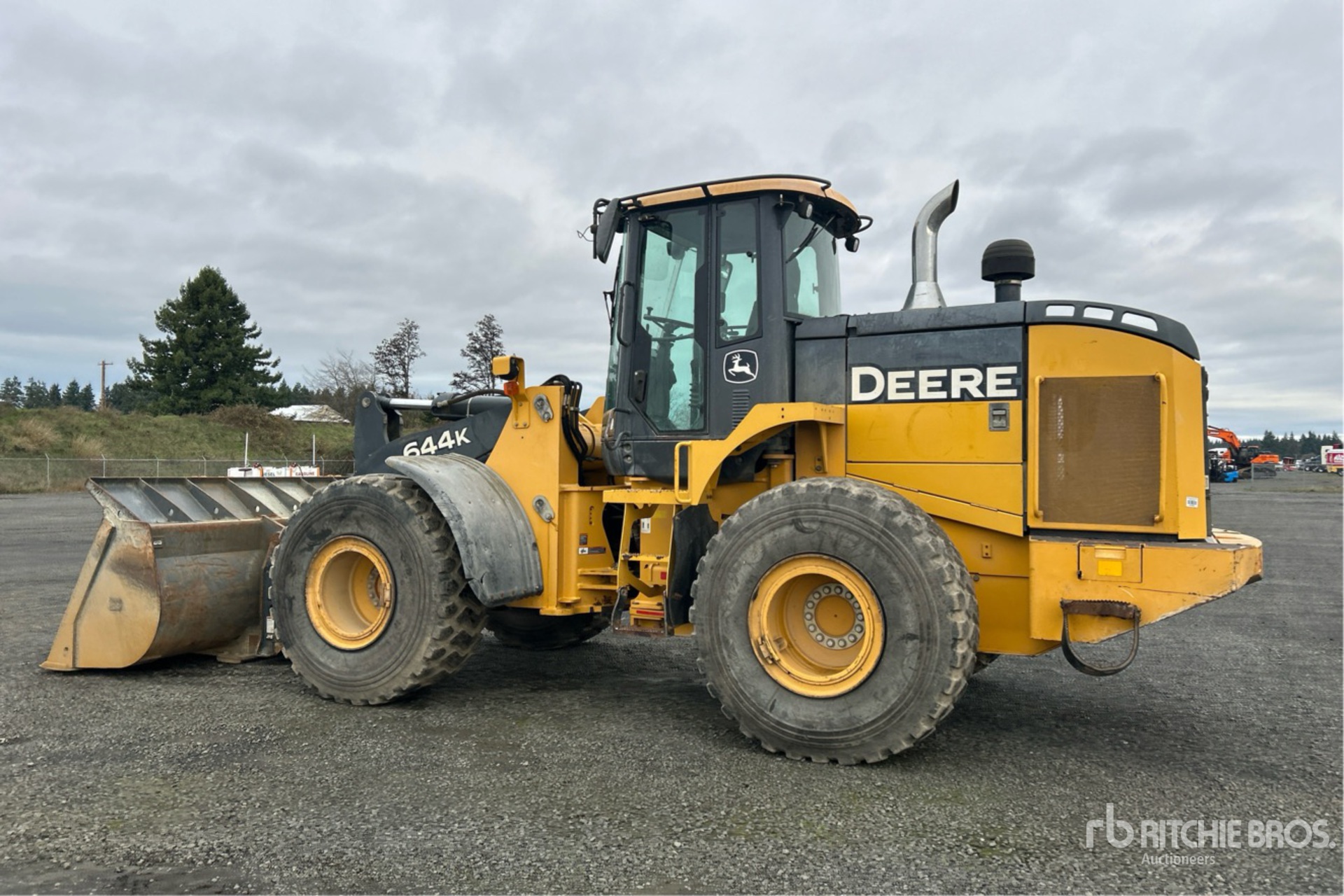 General Appearance with Picture, Left Rear Corner