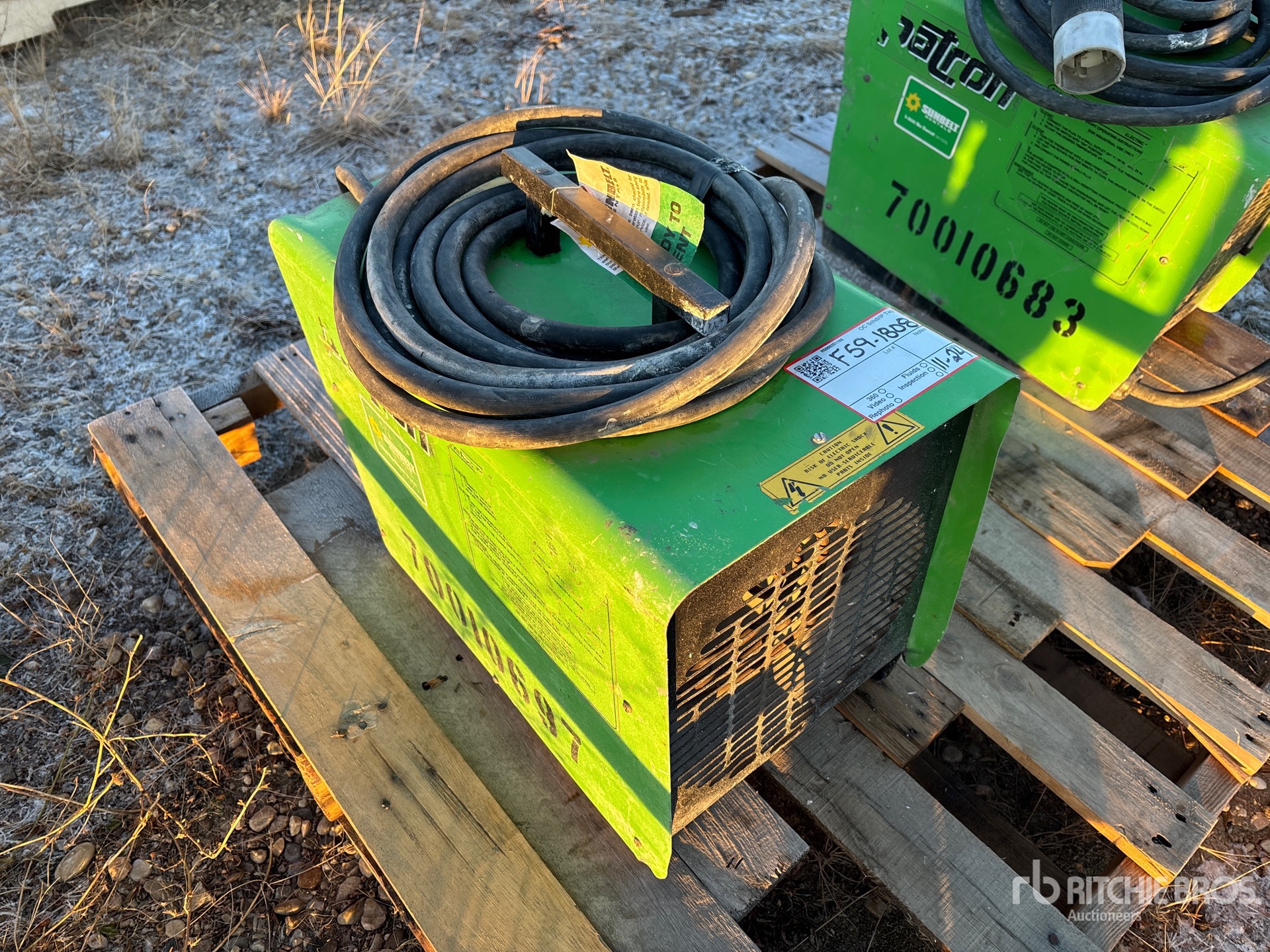 General Appearance with Picture, Right Front Corner