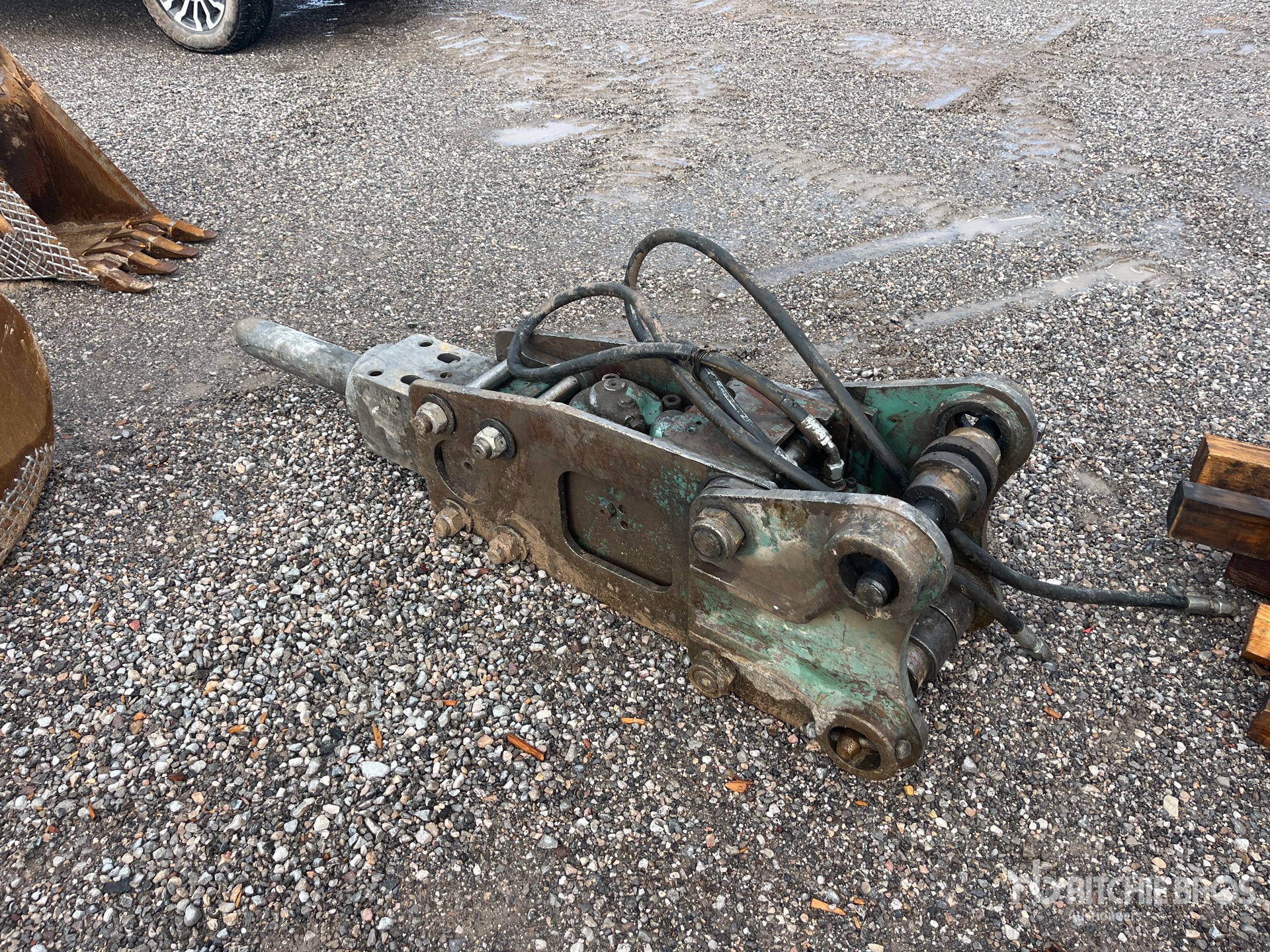 General Appearance with Picture, Left Rear Corner