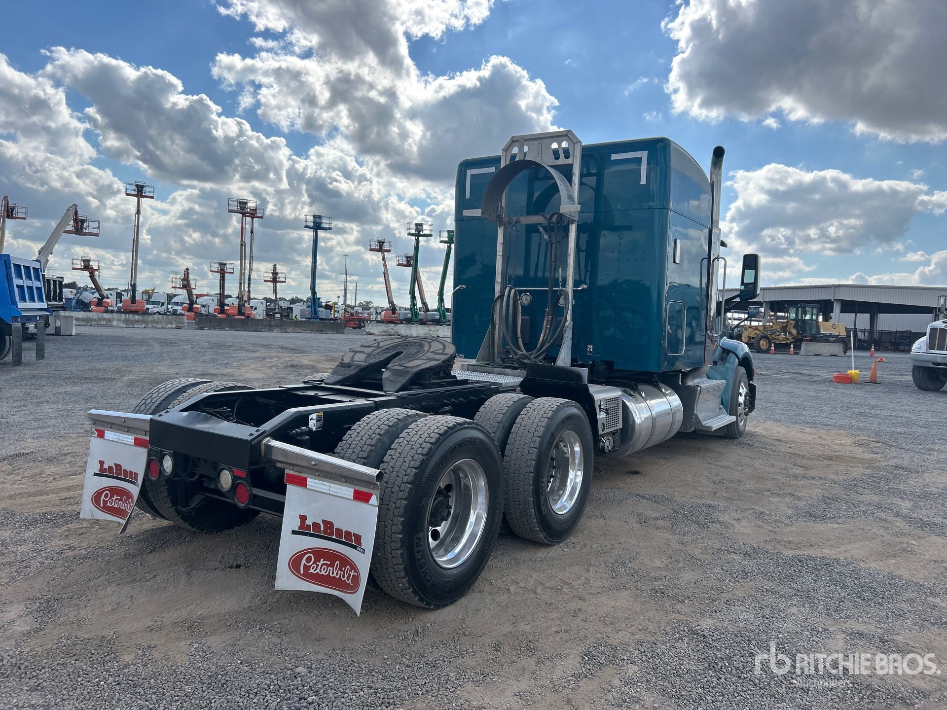 General Appearance with Imagen: esquina trasera derecha