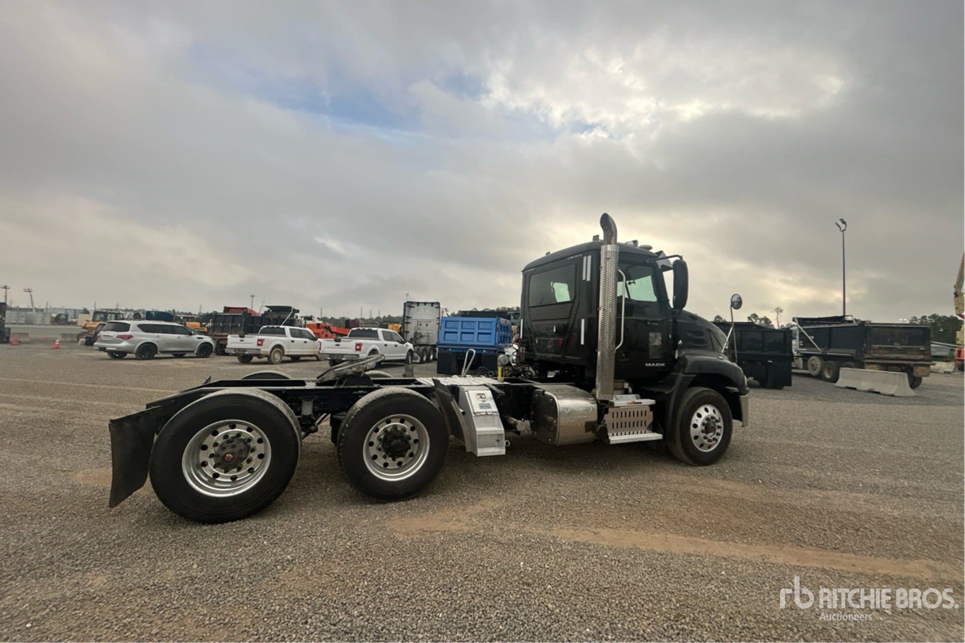 General Appearance with Imagen: esquina trasera derecha