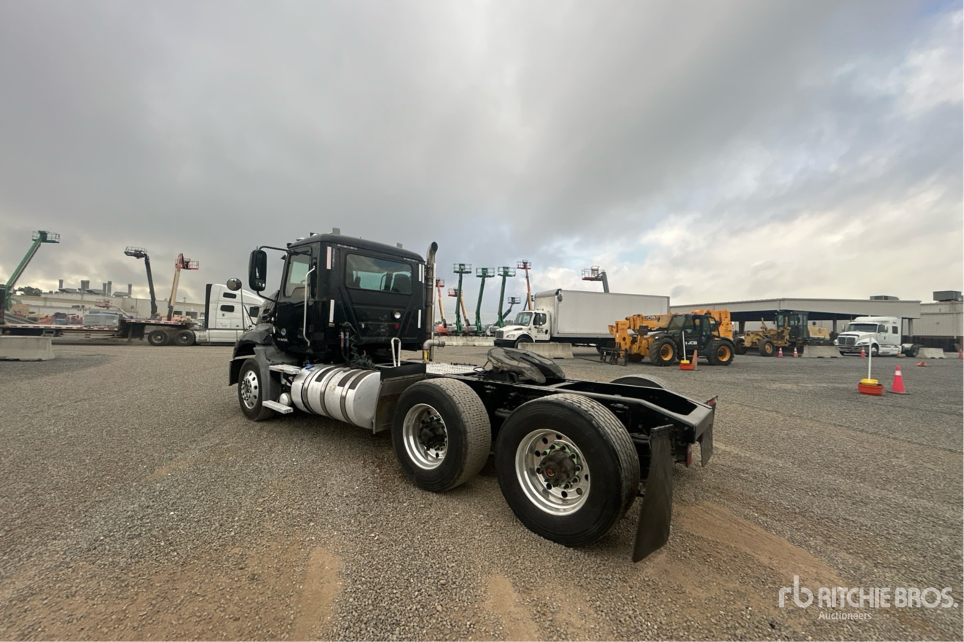 General Appearance with Imagen: esquina trasera izquierda