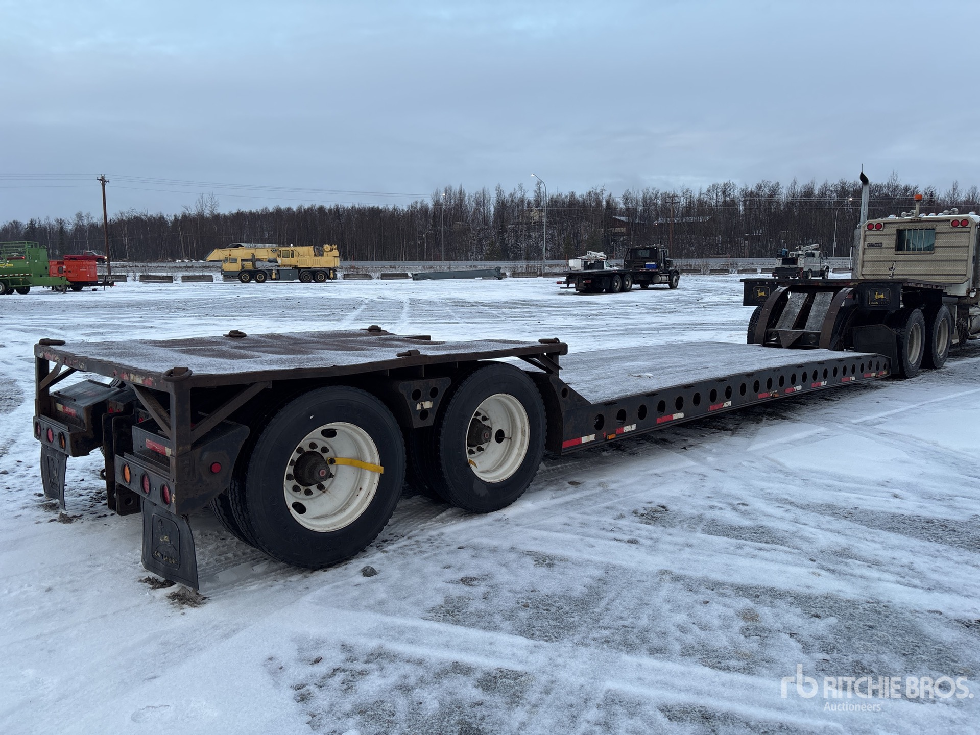 Aspect général with Image, coin arrière droit