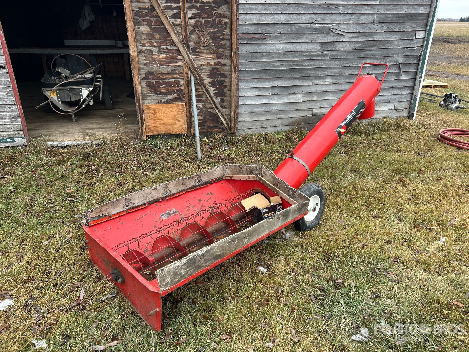 General Appearance with Bild, Ecke vorne links