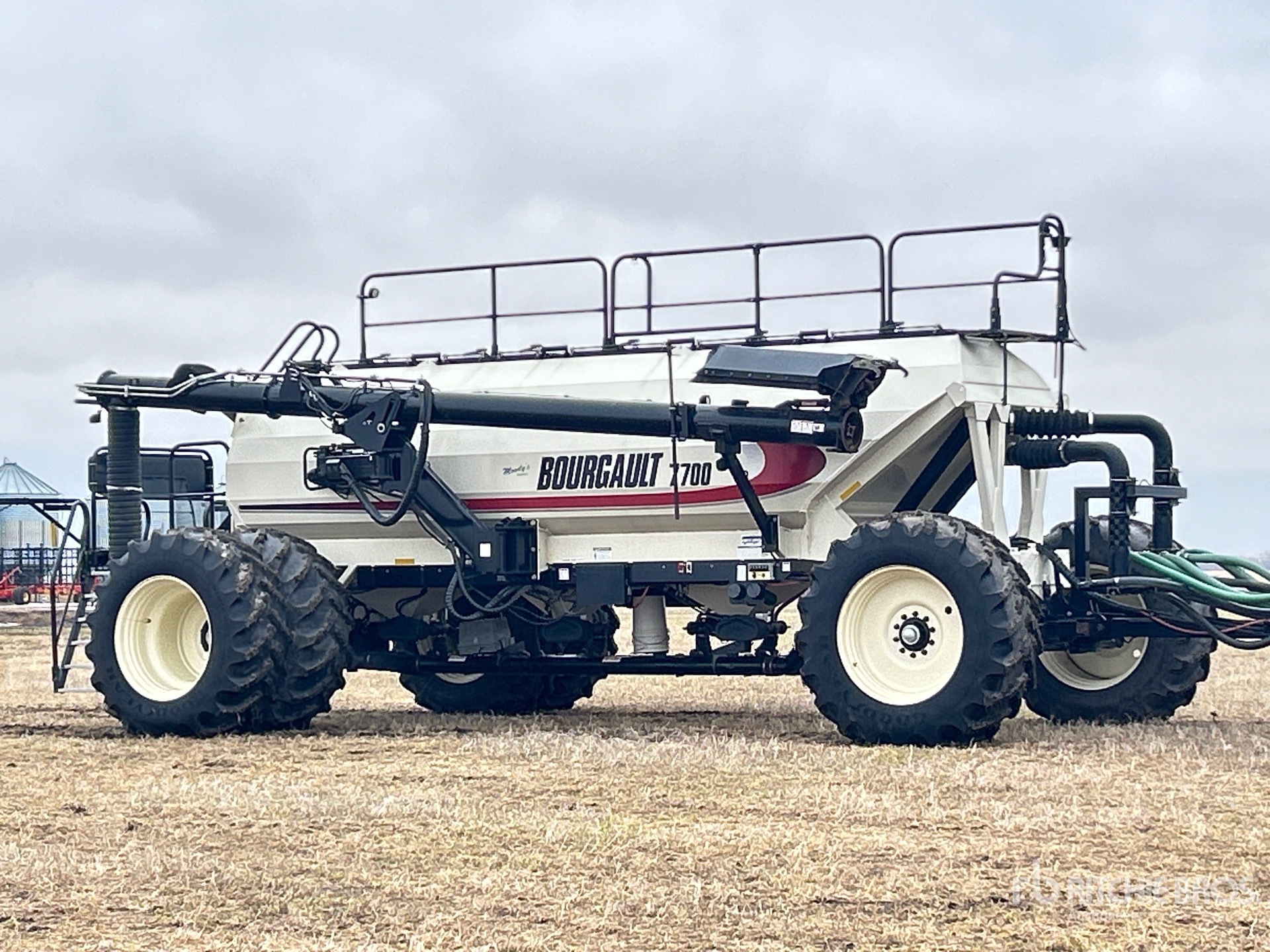 General Appearance with Bild, Ecke vorne rechts