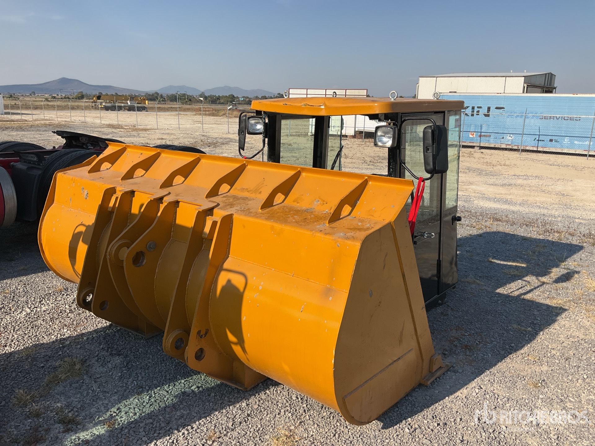 General Appearance with Imagen: esquina delantera izquierda