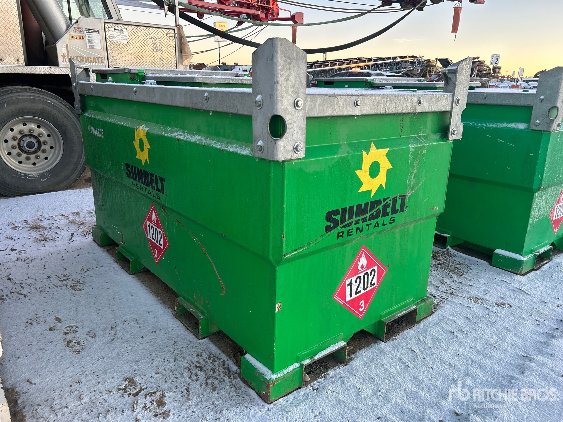 General Appearance with Picture, Right Front Corner