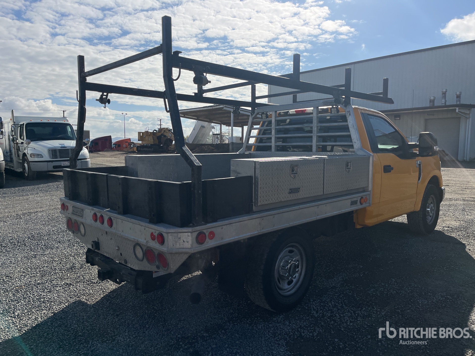 General Appearance with Picture, Right Rear Corner