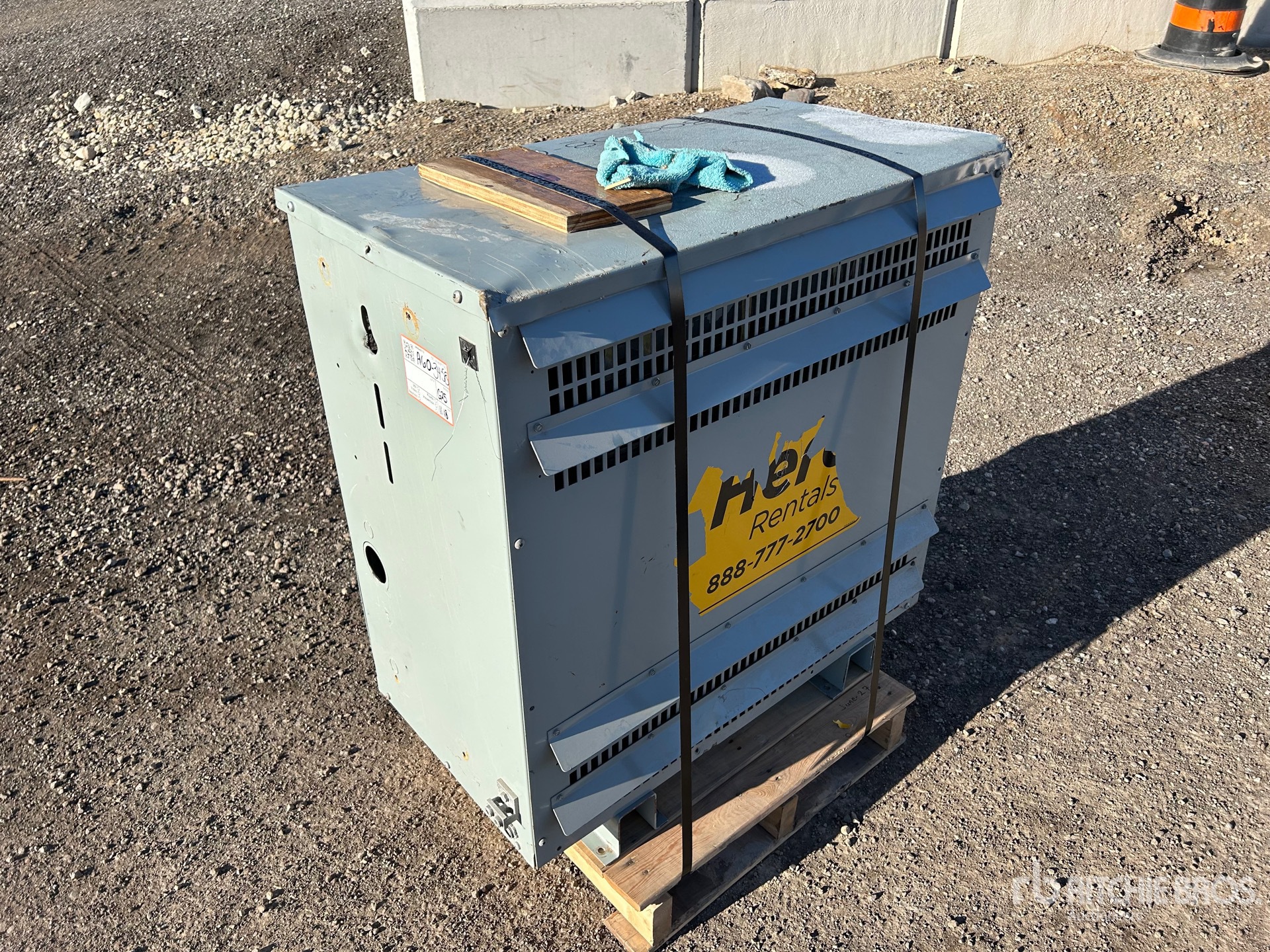 General Appearance with Picture, Left Rear Corner