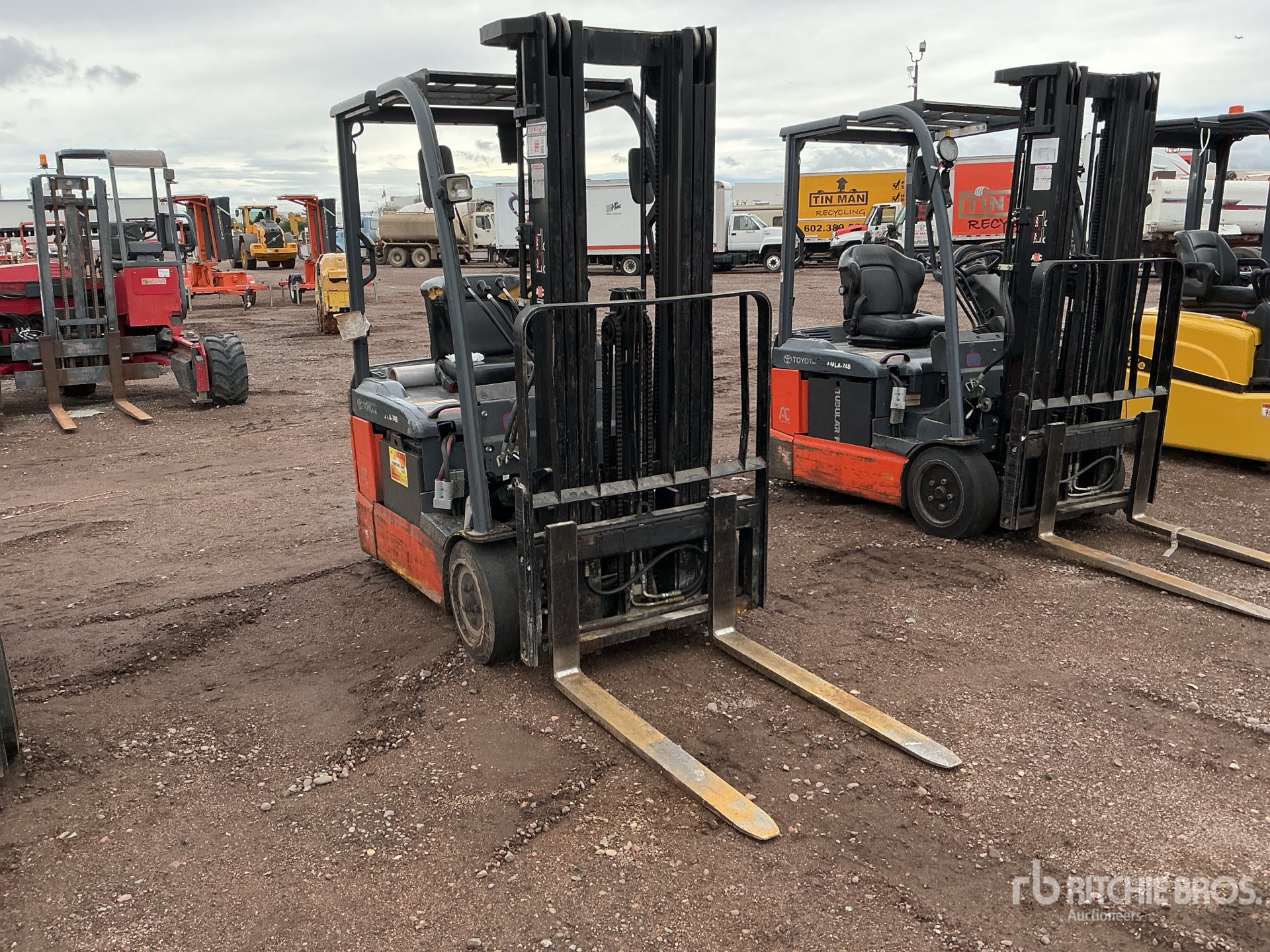 General Appearance with Picture, Right Front Corner