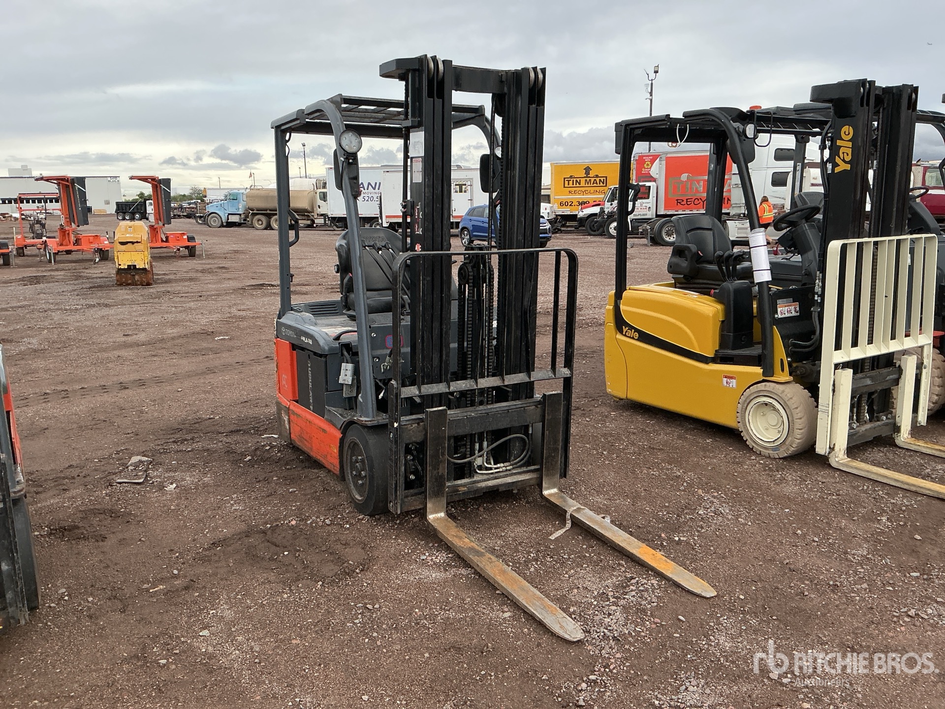 General Appearance with Picture, Right Front Corner