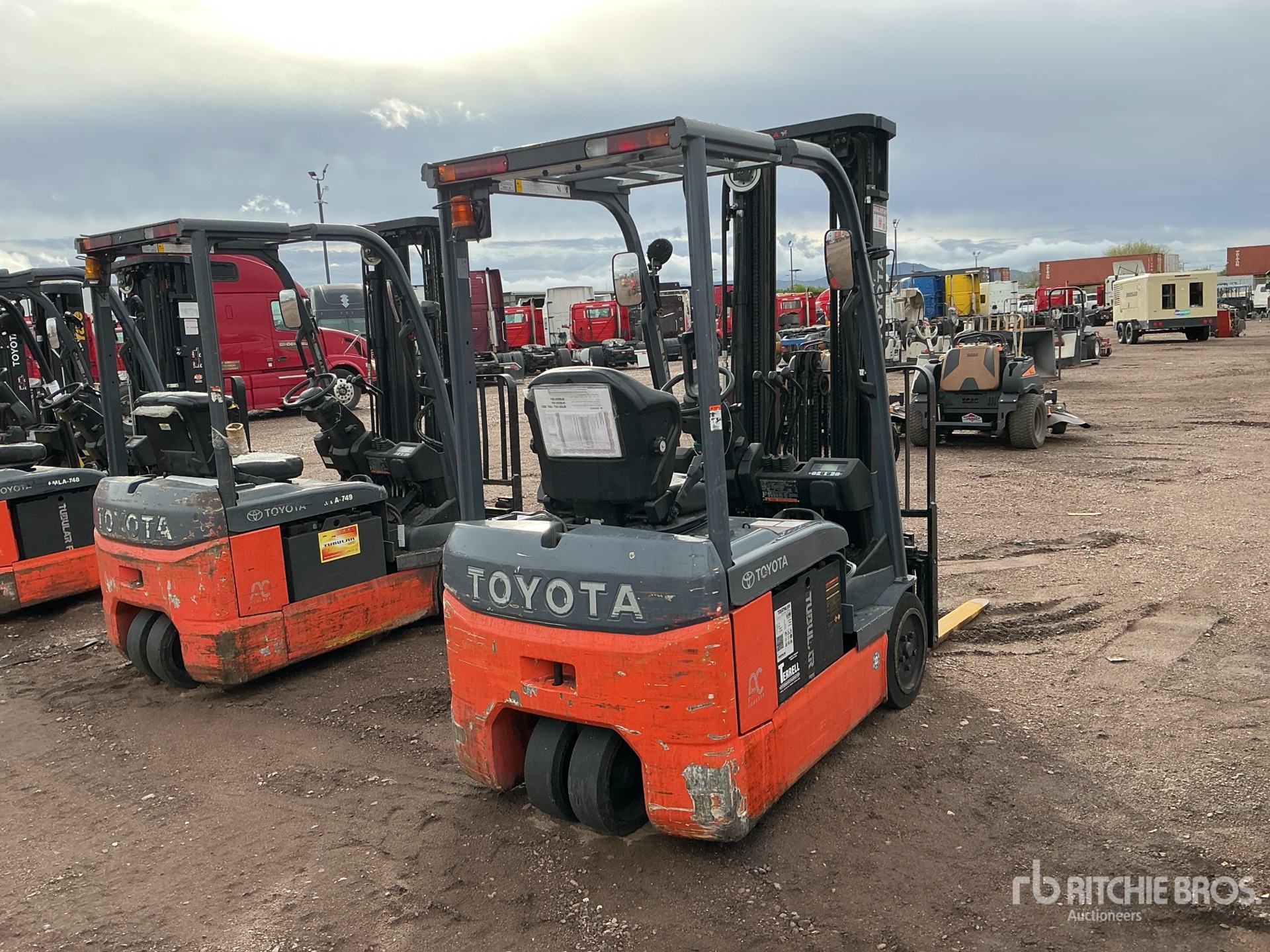 Aspect général with Image, coin arrière droit