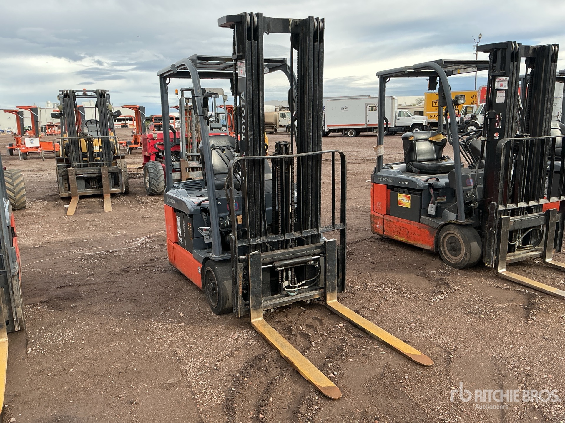 Aspect général with Image, coin avant droit