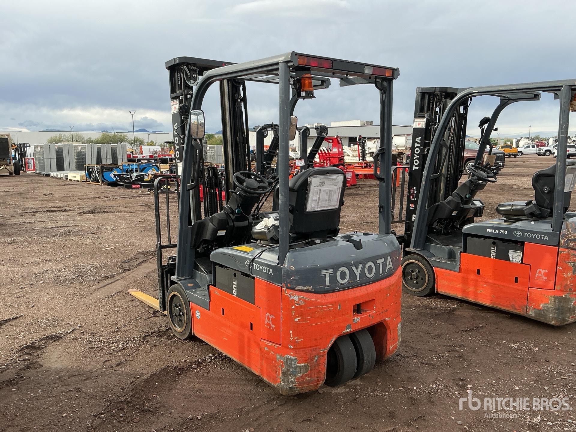 Aspect général with Image, coin arrière gauche