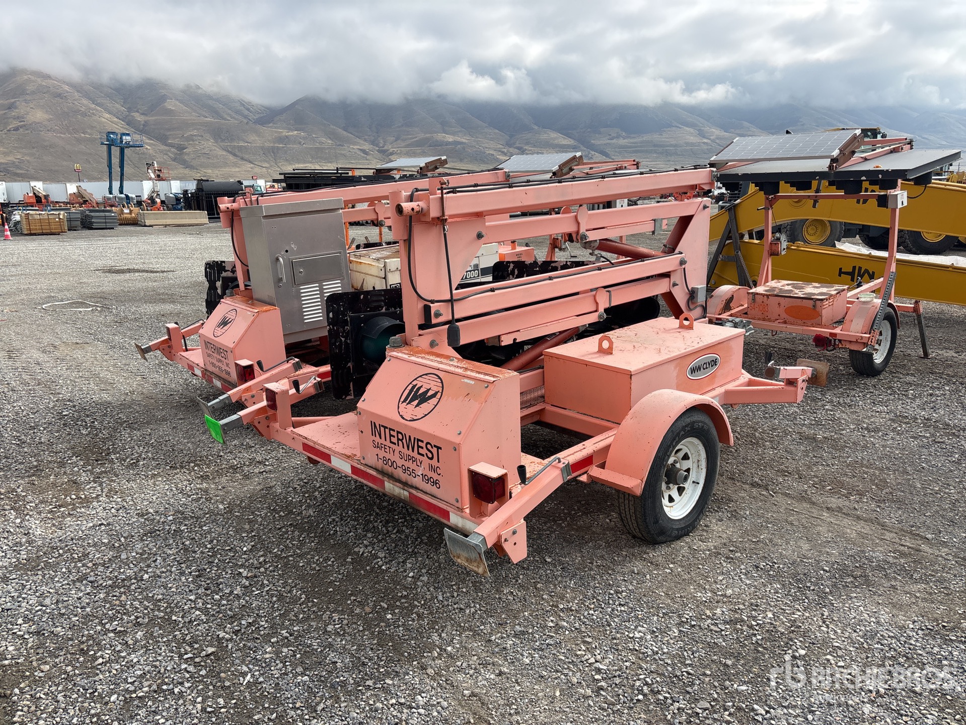 General Appearance with Foto, angolo anteriore sinistro