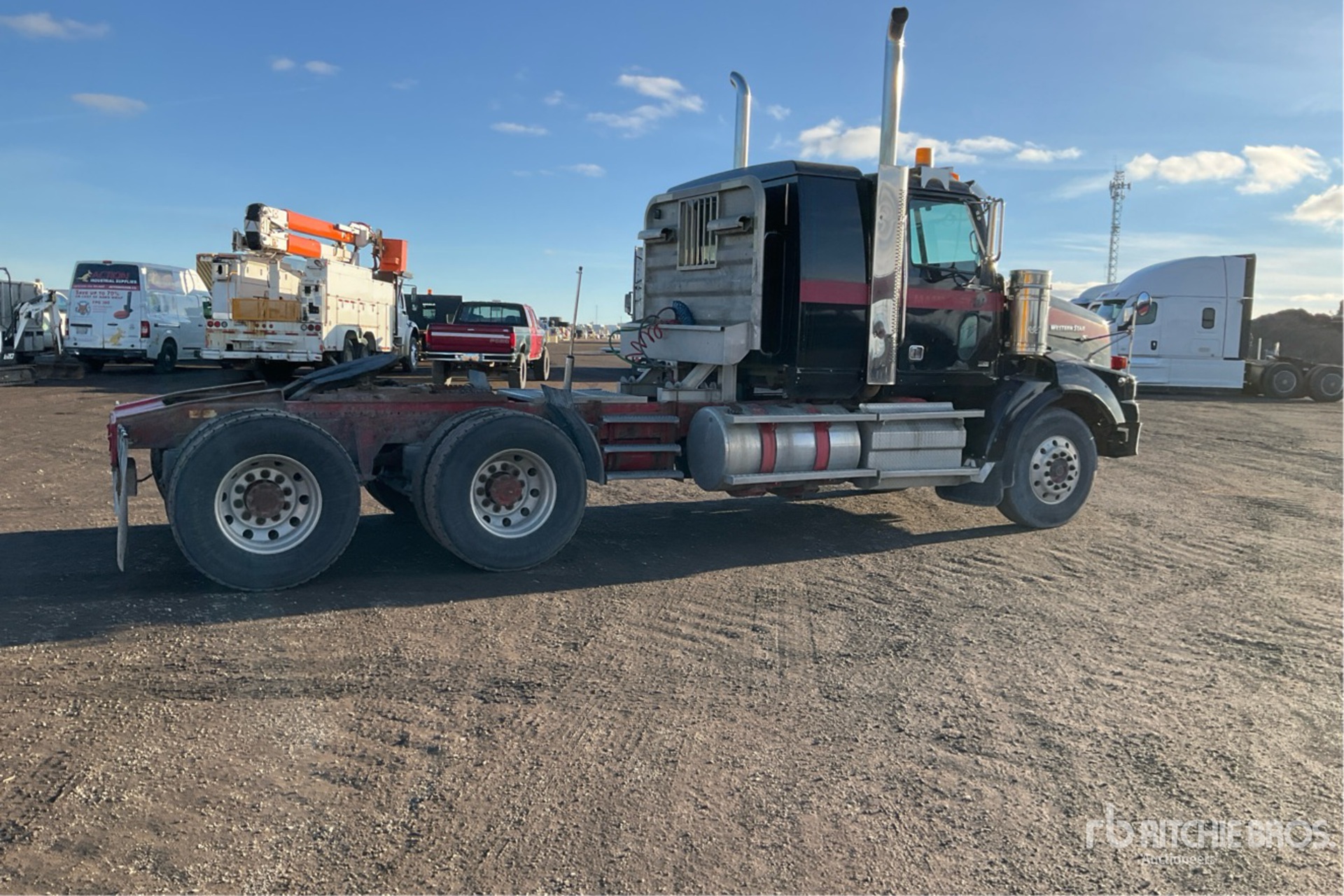 General Appearance with Imagen: esquina trasera derecha