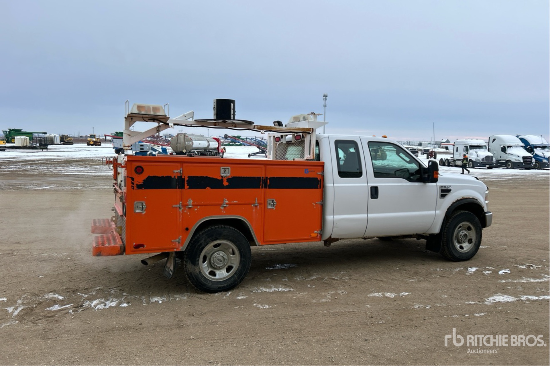 Aspect général with Image, coin arrière droit