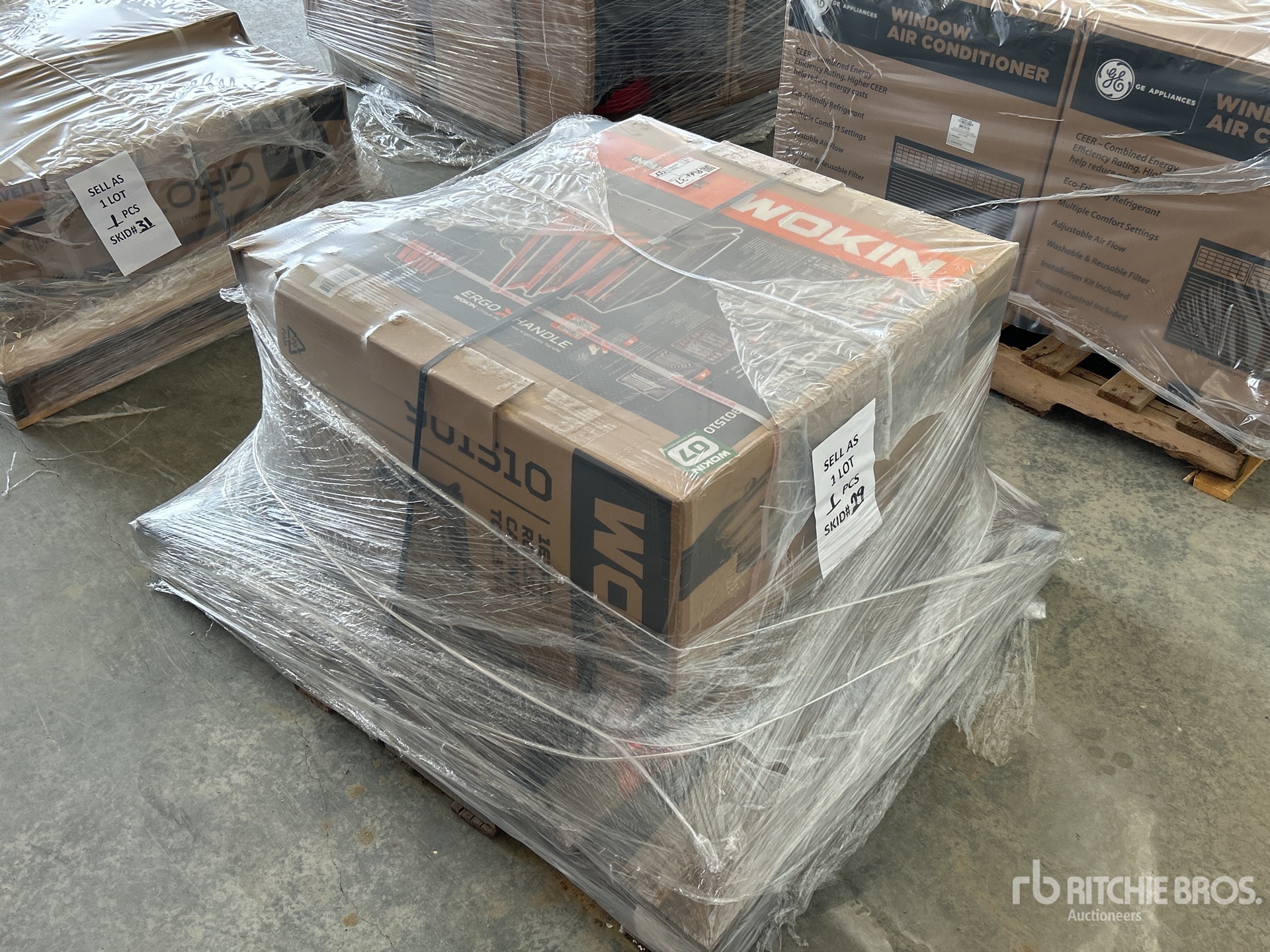 General Appearance with Foto, angolo posteriore sinistro