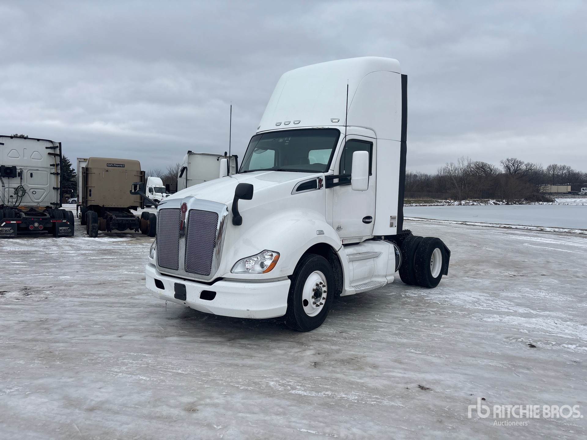 Aspect général with Image, coin avant gauche