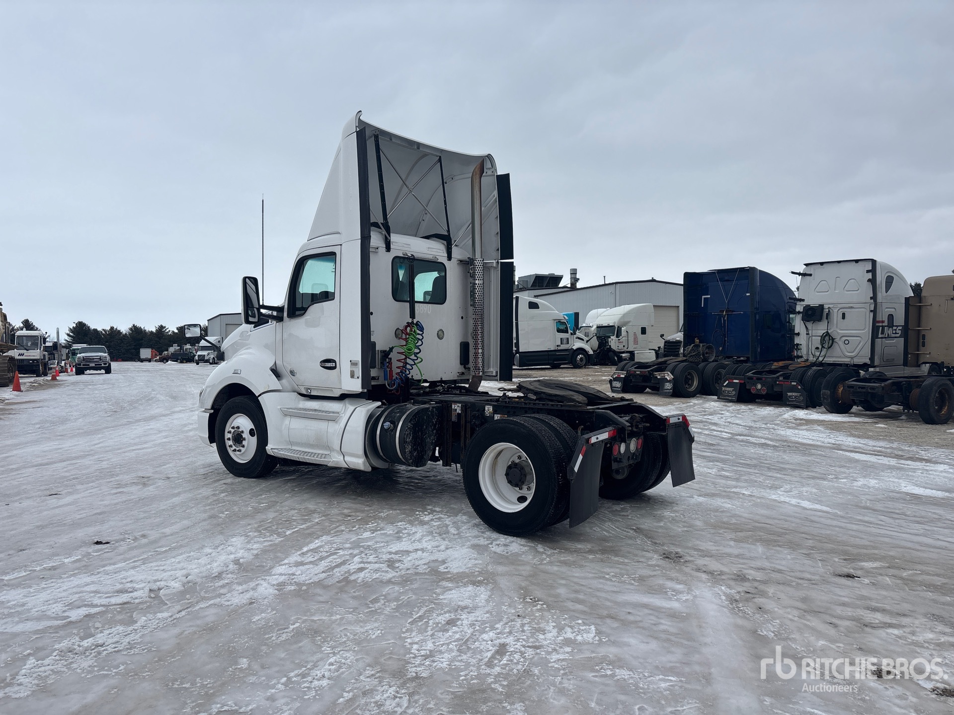 Aspect général with Image, coin arrière gauche