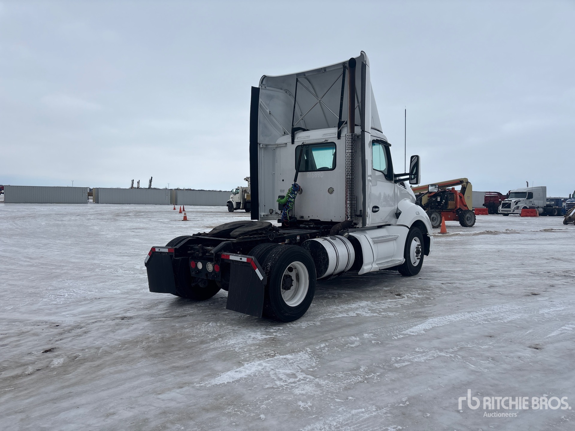 Aspect général with Image, coin arrière droit