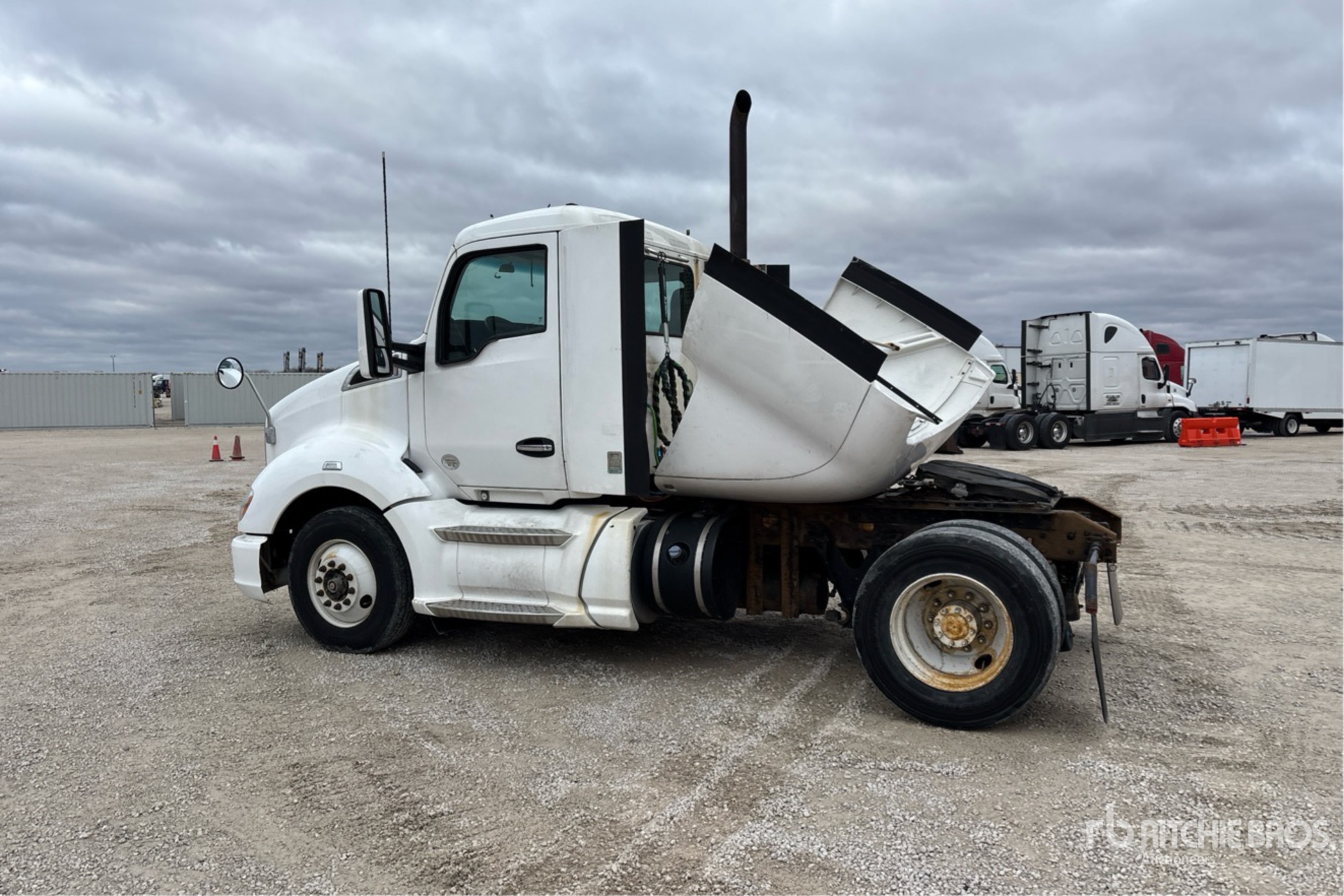 General Appearance with Picture, Left Rear Corner