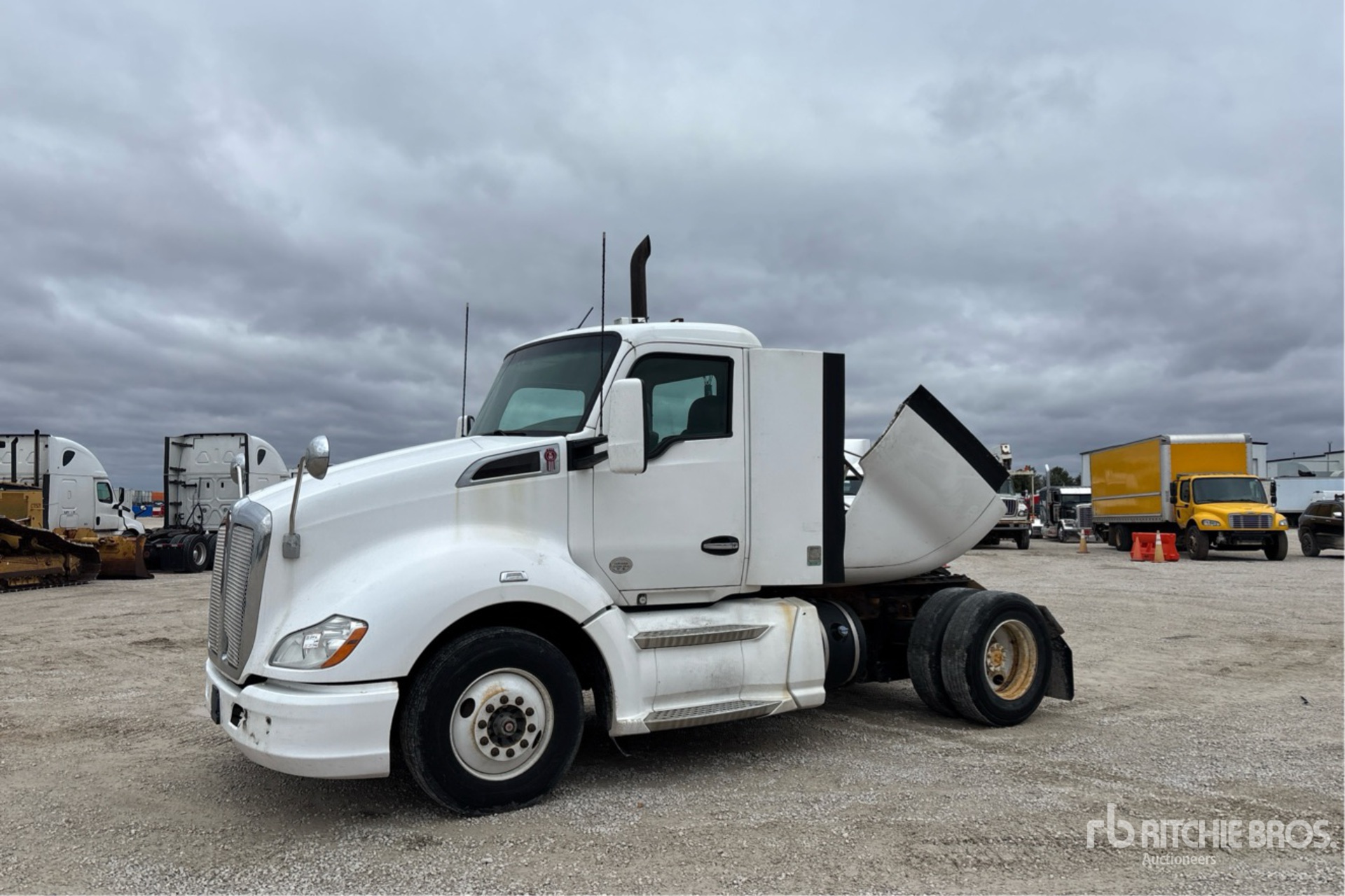 General Appearance with Picture, Left Front Corner