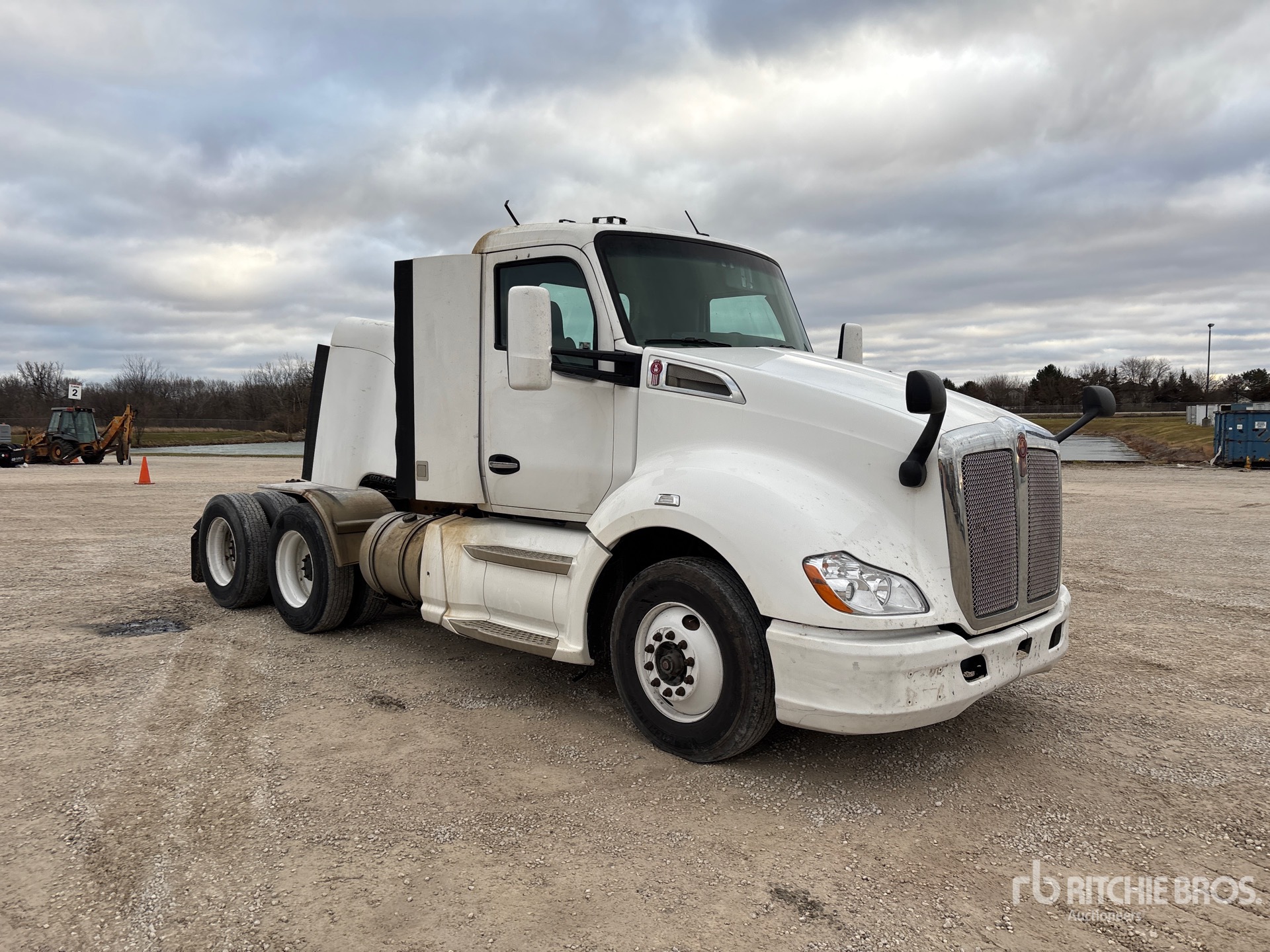 General Appearance with Picture, Right Front Corner