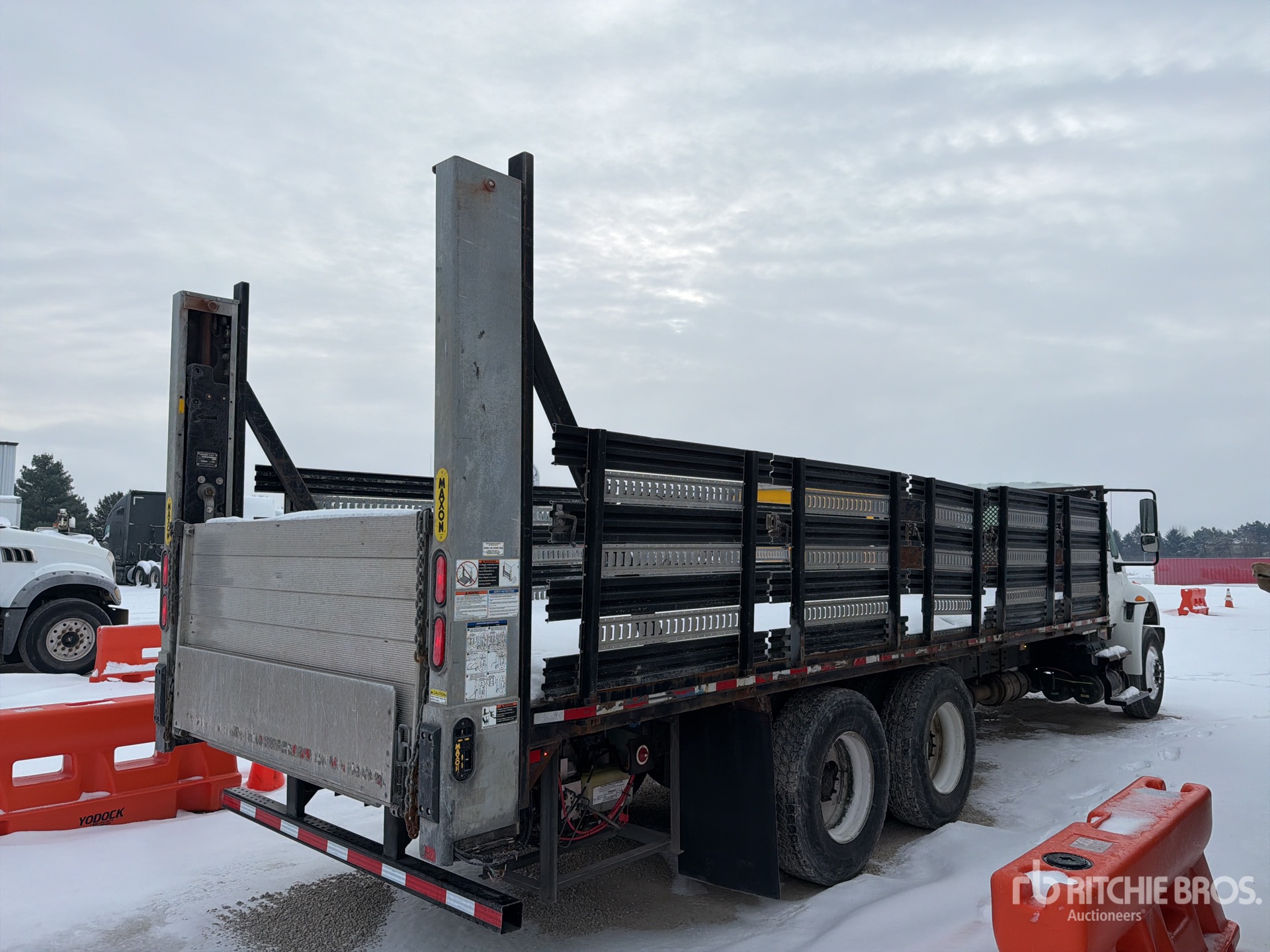 General Appearance with Bild, Ecke hinten rechts