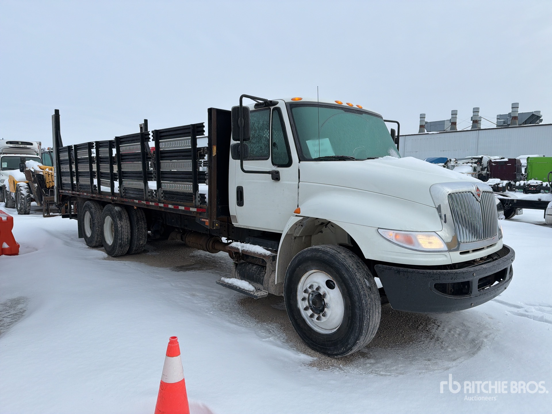 General Appearance with Bild, Ecke vorne rechts