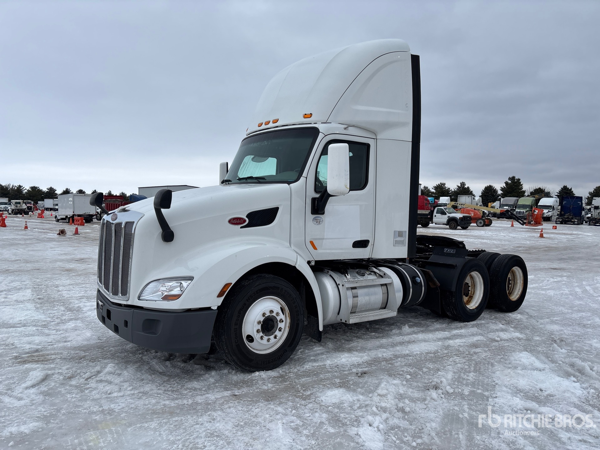 Aspect général with Image, coin avant gauche