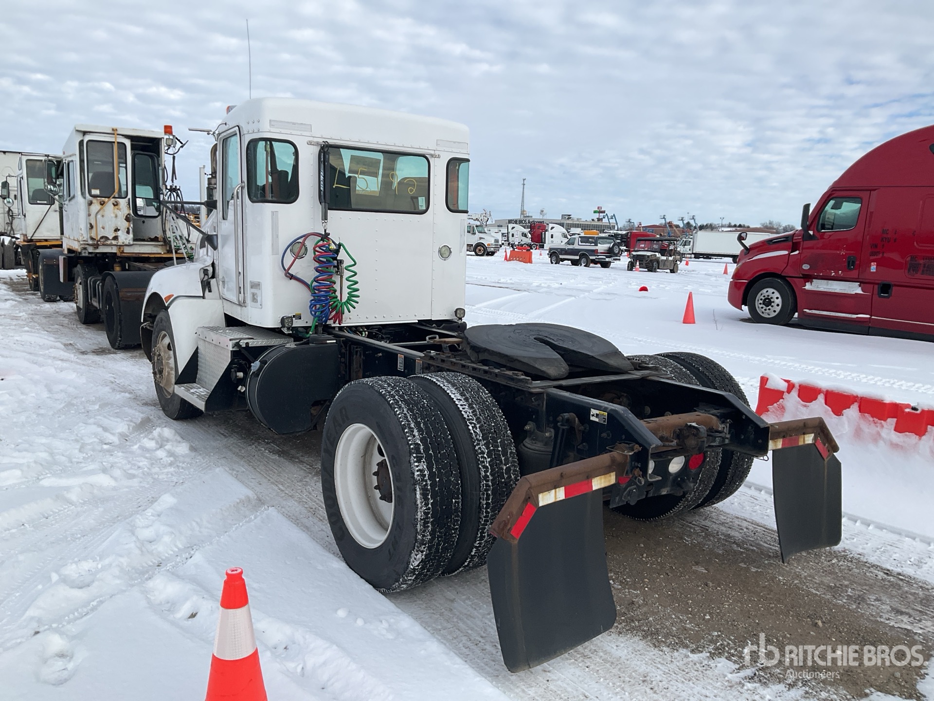 General Appearance with Foto, angolo posteriore sinistro