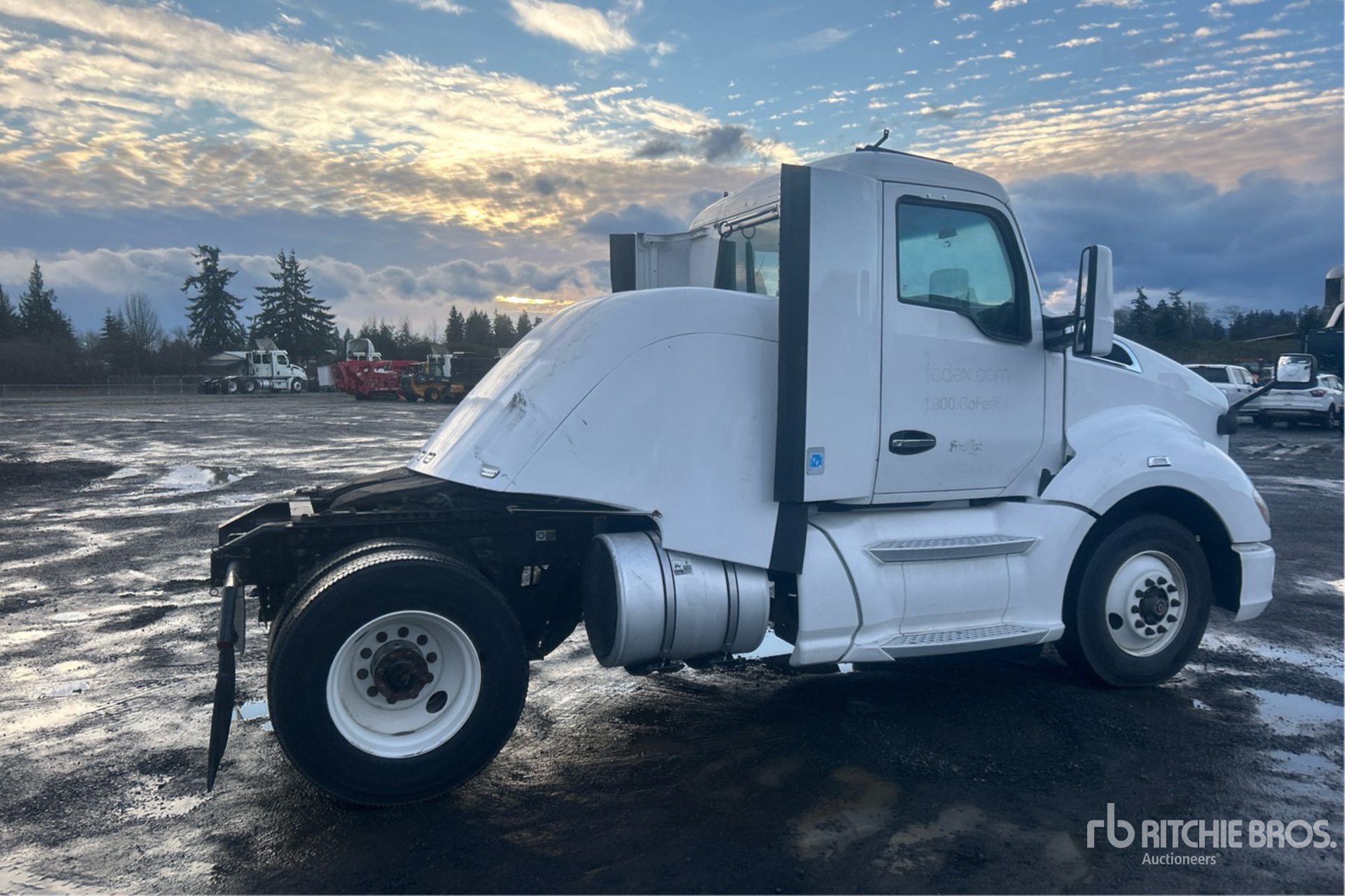 General Appearance with Picture, Right Rear Corner