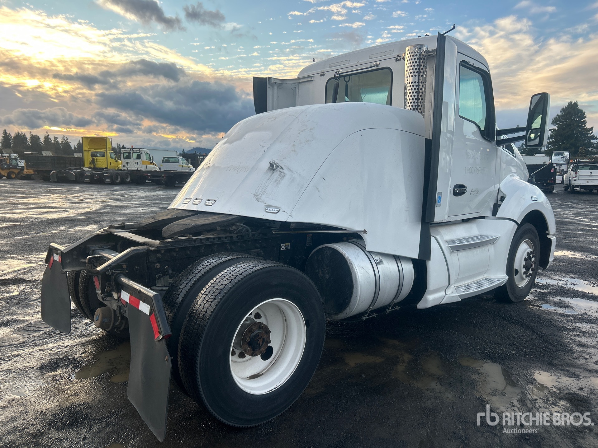 General Appearance with Picture, Right Rear Corner